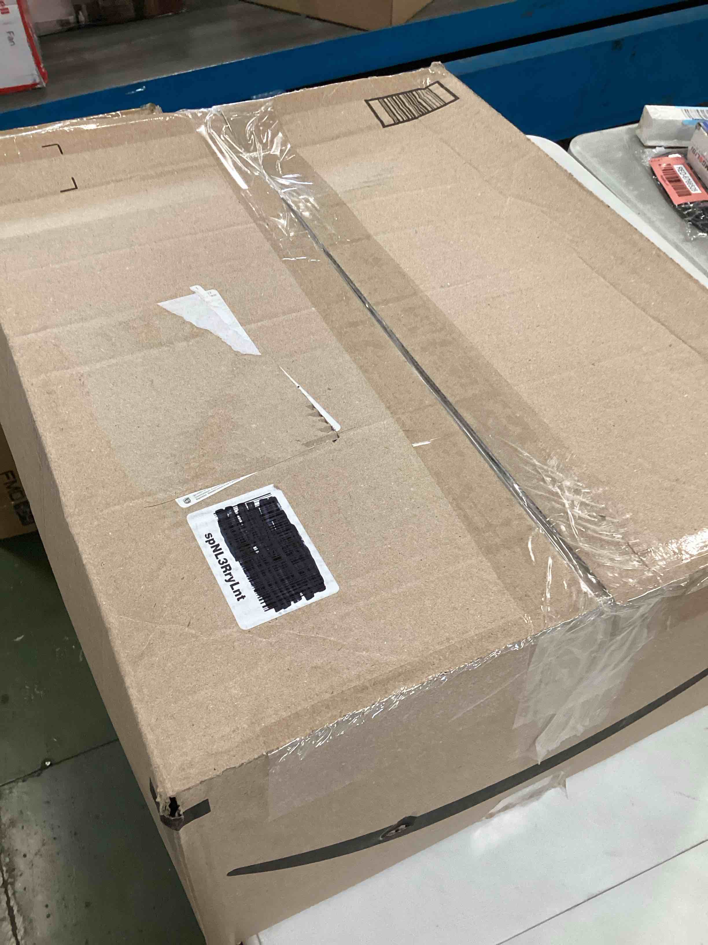 https://s3.amazonaws.com/lotting-images-prod/bidfta/RED6779910_1722537678408.jpeg