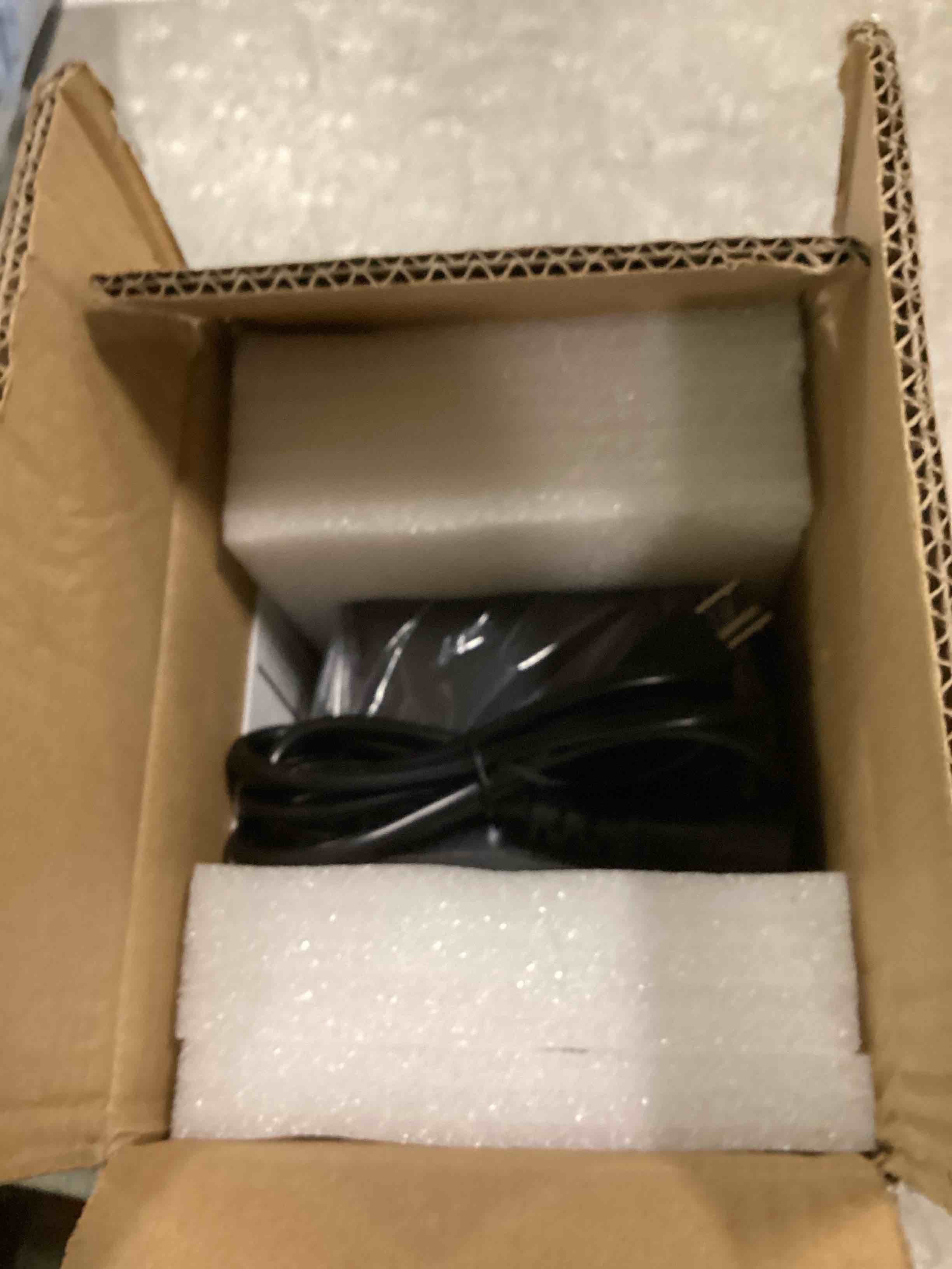 https://s3.amazonaws.com/lotting-images-prod/bidfta/RED6782229_1721935187517.jpeg