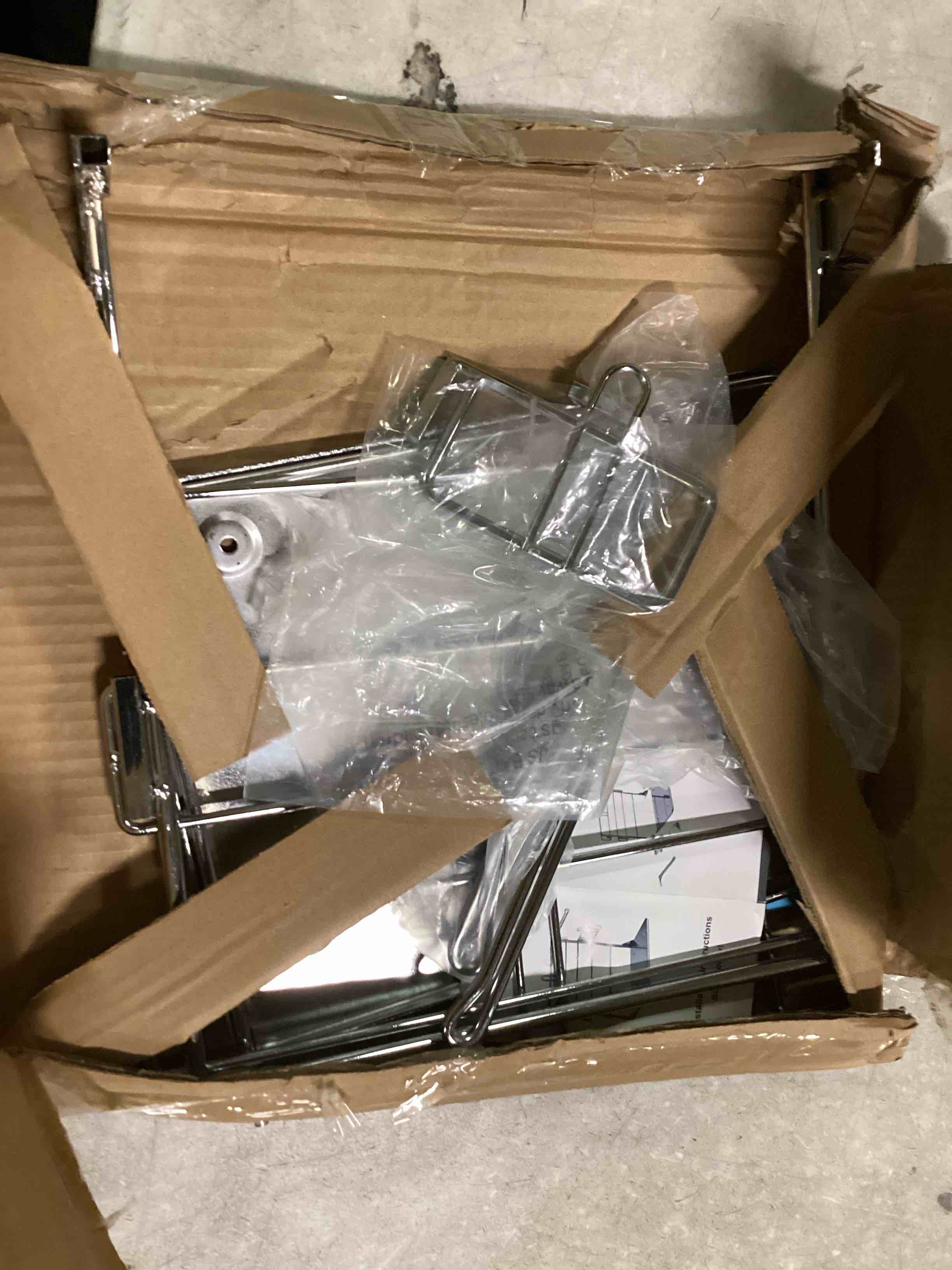 https://s3.amazonaws.com/lotting-images-prod/bidfta/RED6782388_1721966194404.jpeg