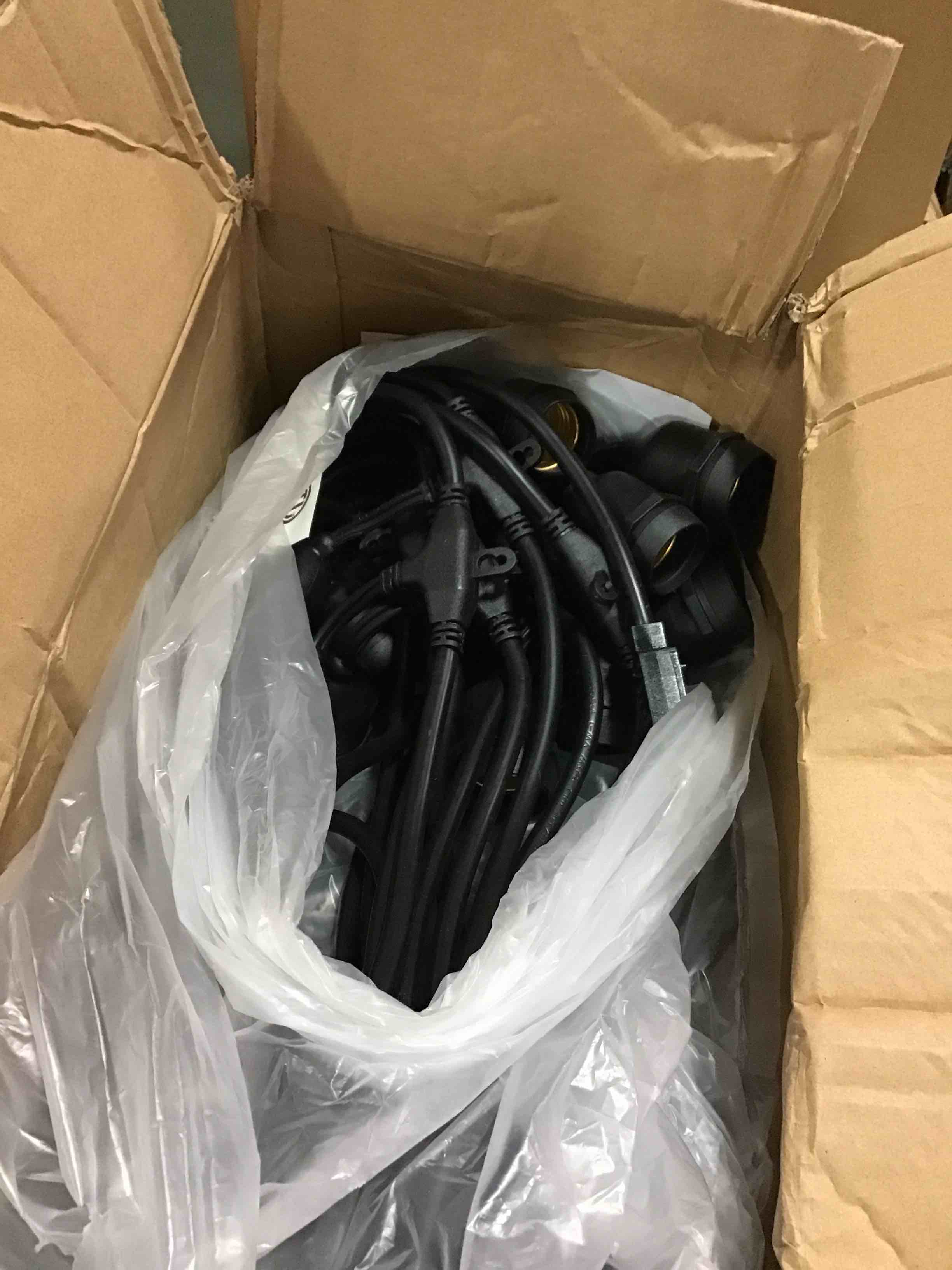 https://s3.amazonaws.com/lotting-images-prod/bidfta/RED6783364_1722870928666.jpeg