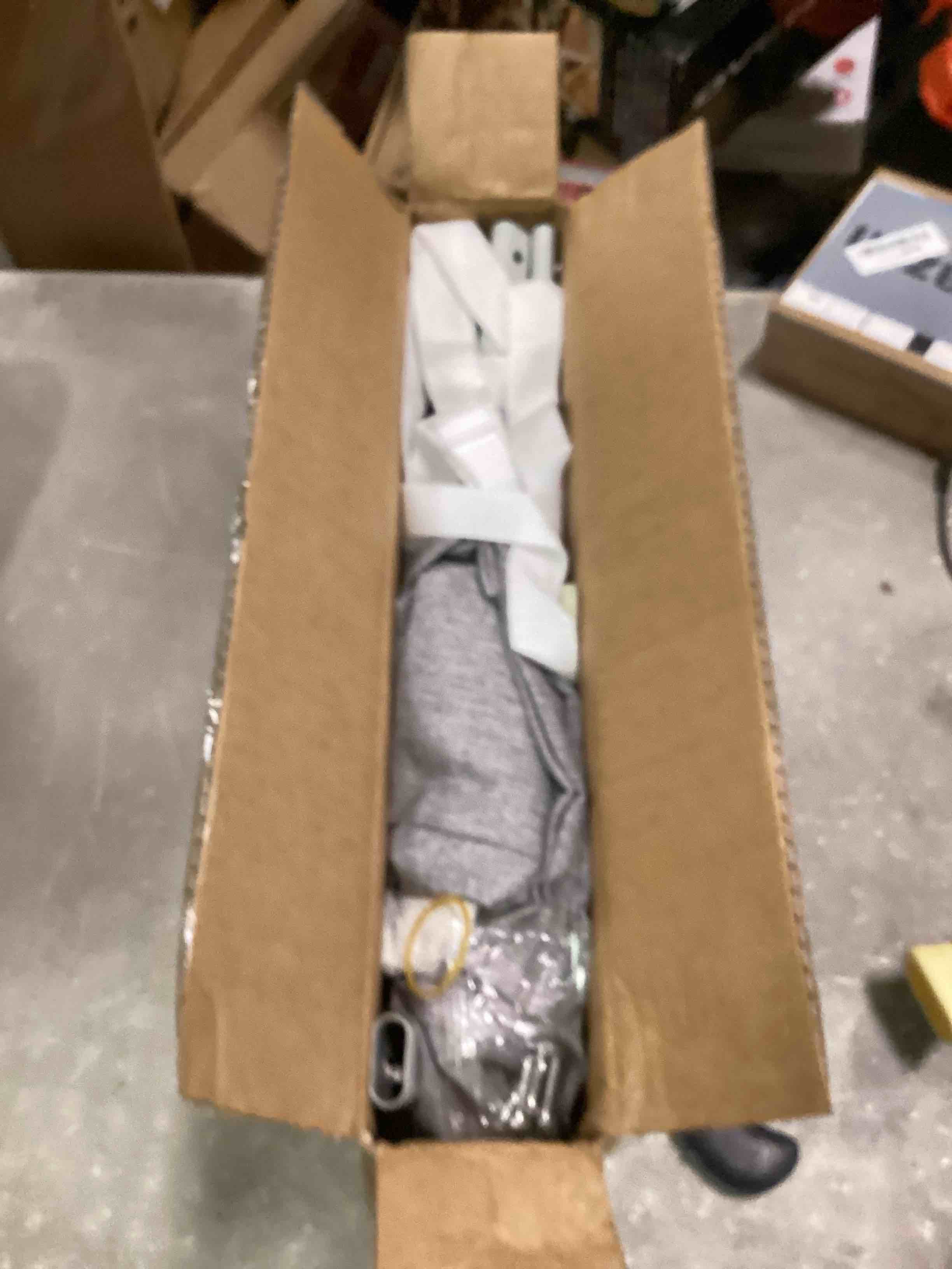 https://s3.amazonaws.com/lotting-images-prod/bidfta/RED6783564_1722020735582.jpeg