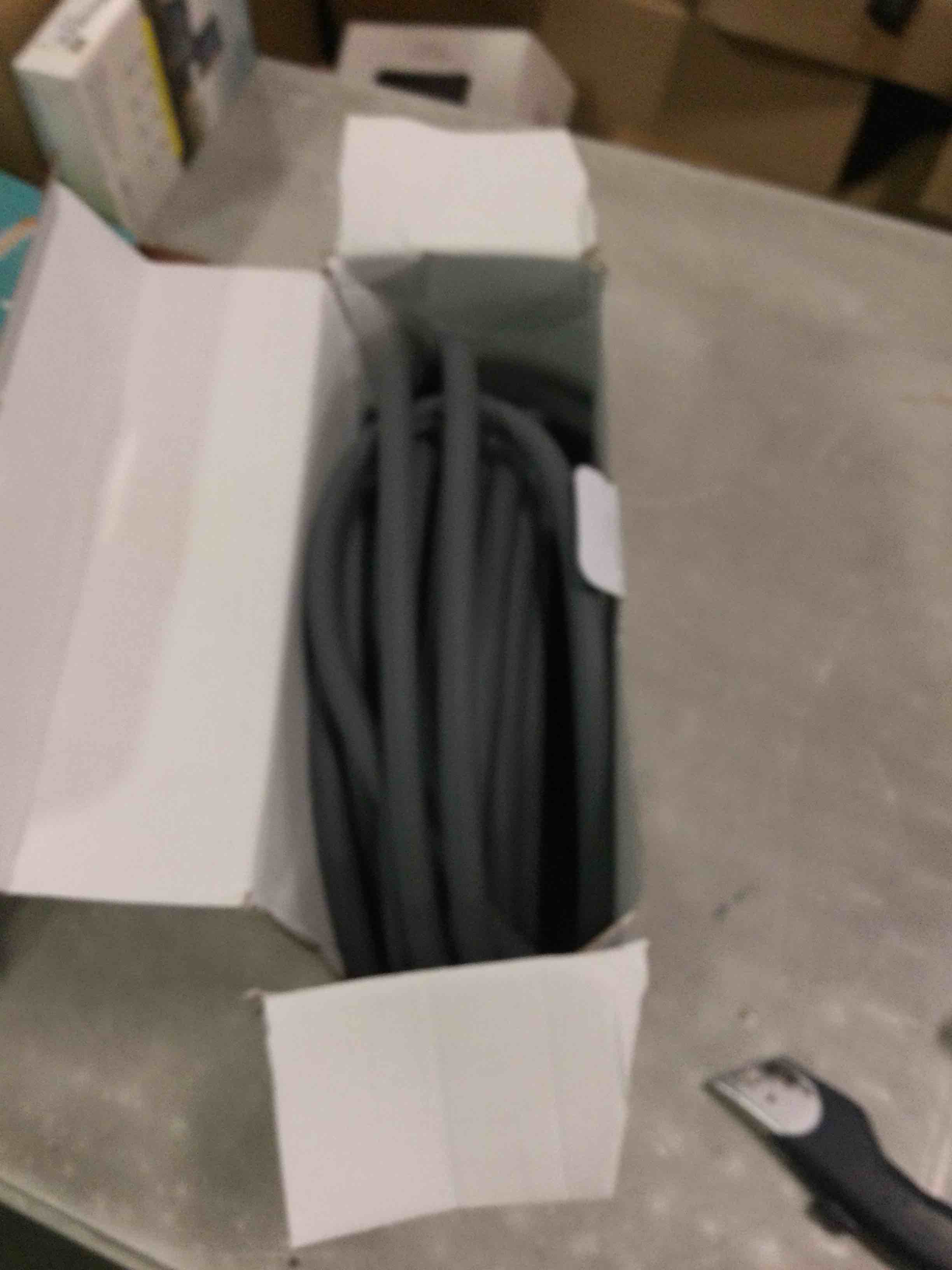 https://s3.amazonaws.com/lotting-images-prod/bidfta/RED6784439_1722429762951.jpeg
