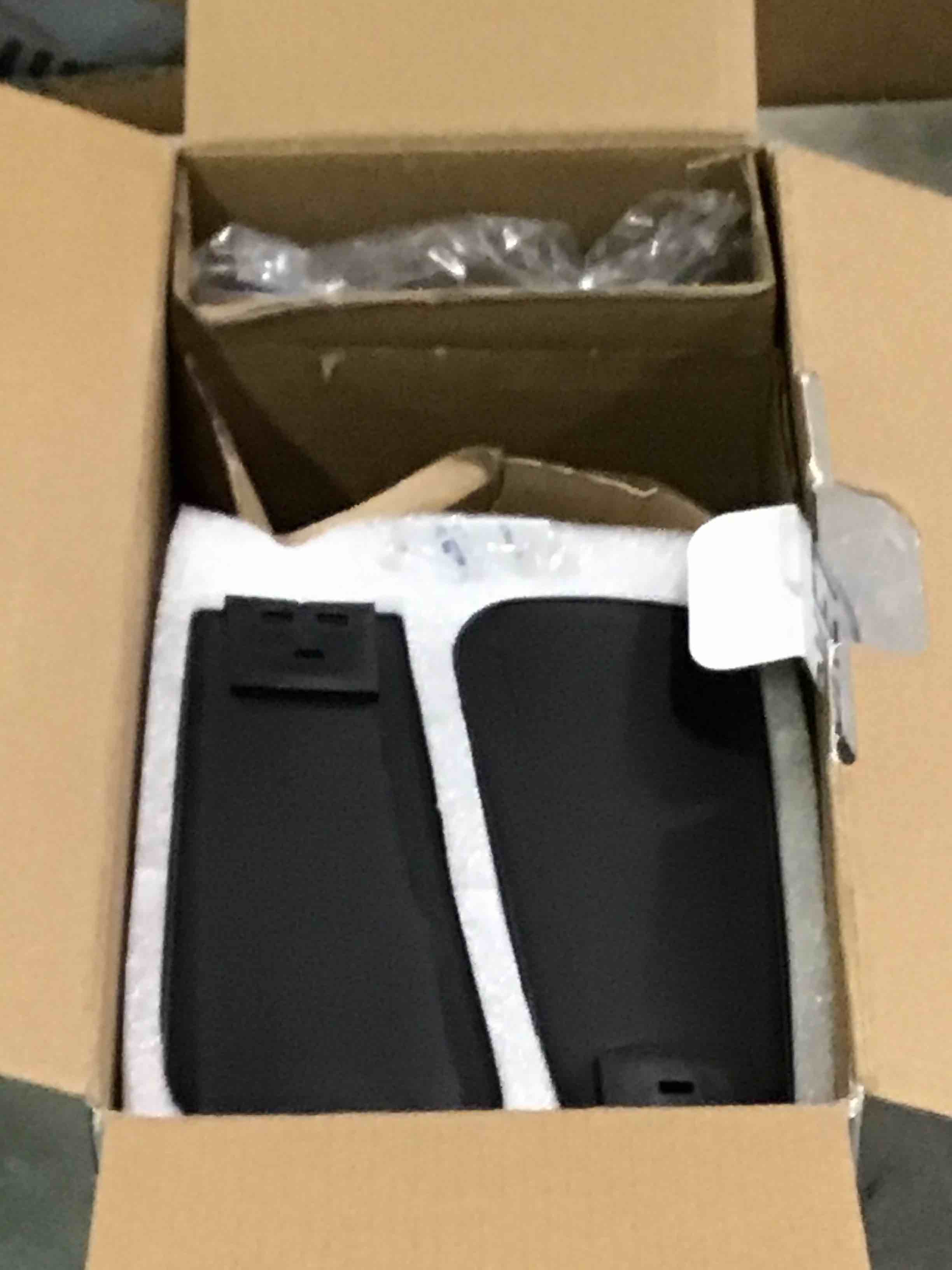 https://s3.amazonaws.com/lotting-images-prod/bidfta/RED6784632_1722447629582.jpeg