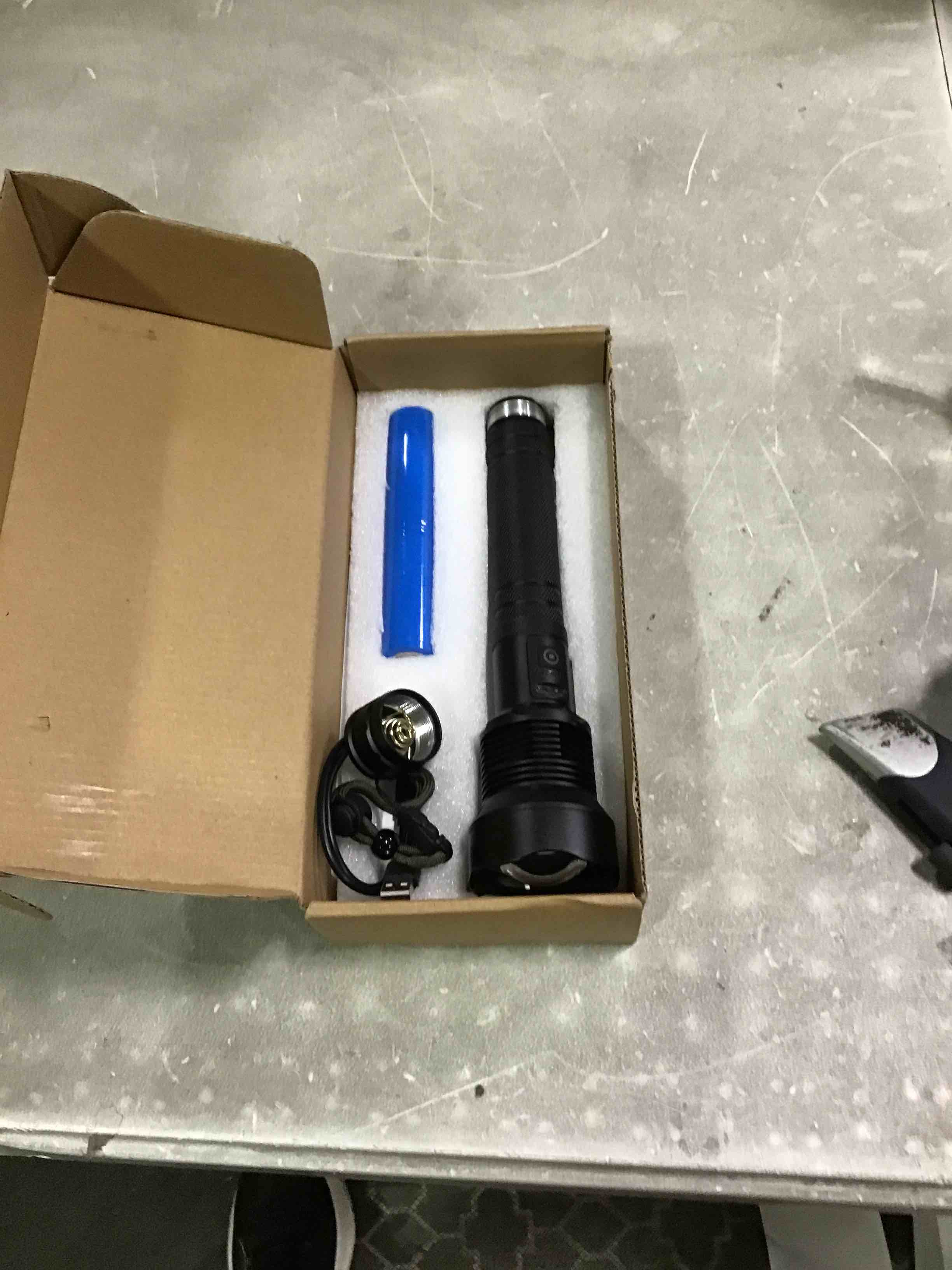 https://s3.amazonaws.com/lotting-images-prod/bidfta/RED6784642_1722448265723.jpeg