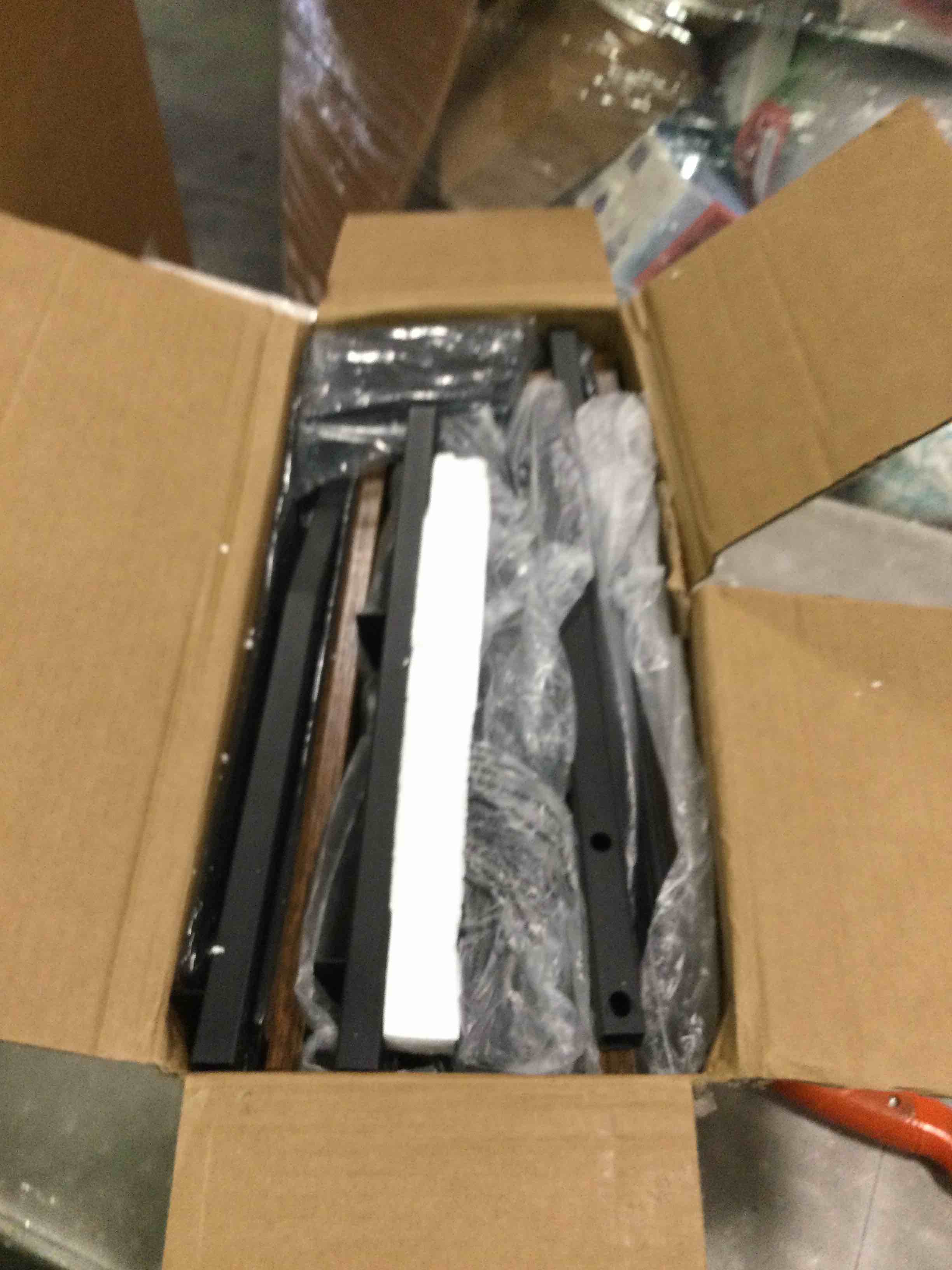 https://s3.amazonaws.com/lotting-images-prod/bidfta/RED6784838_1722520230087.jpeg