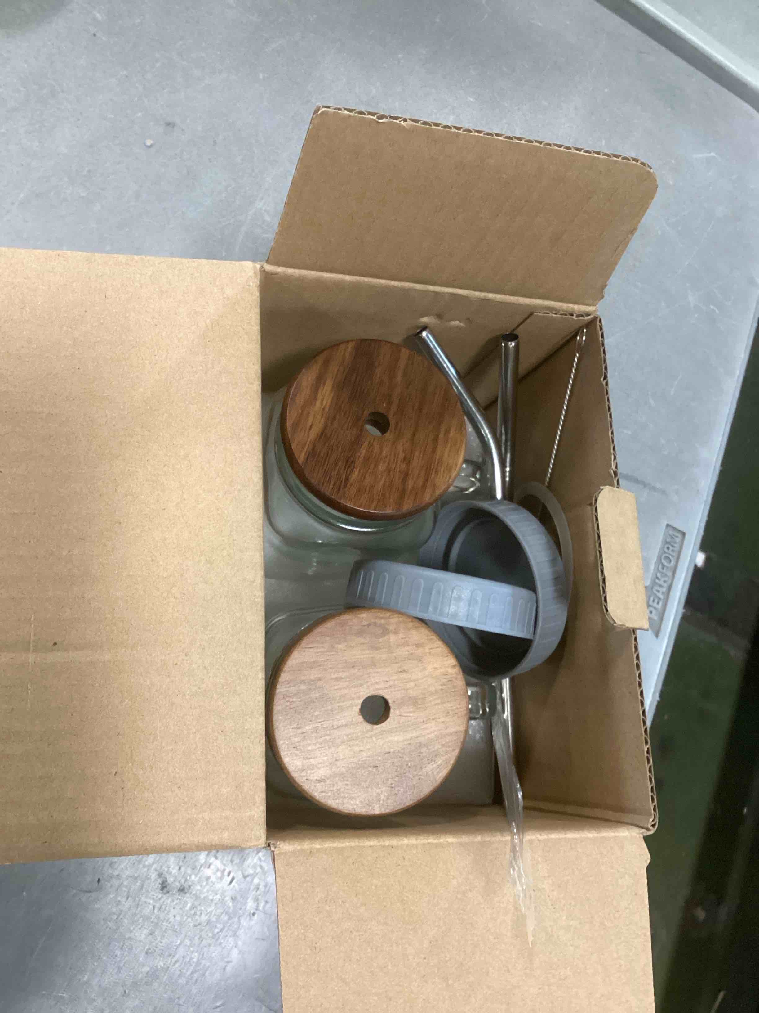 https://s3.amazonaws.com/lotting-images-prod/bidfta/RED6785554_1722455328432.jpeg