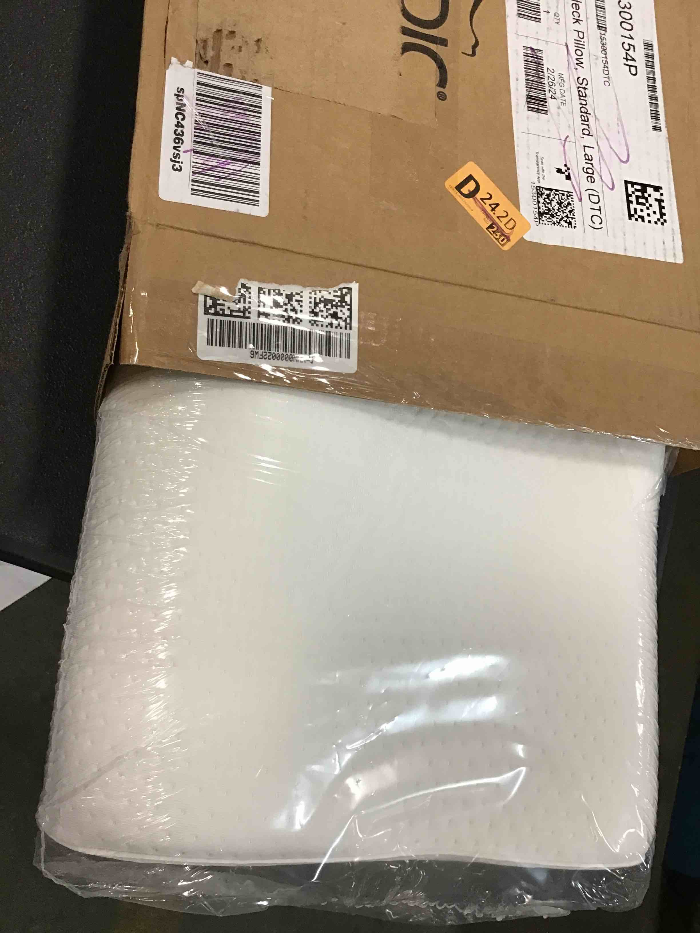 https://s3.amazonaws.com/lotting-images-prod/bidfta/RED6785876_1722611155344.jpeg