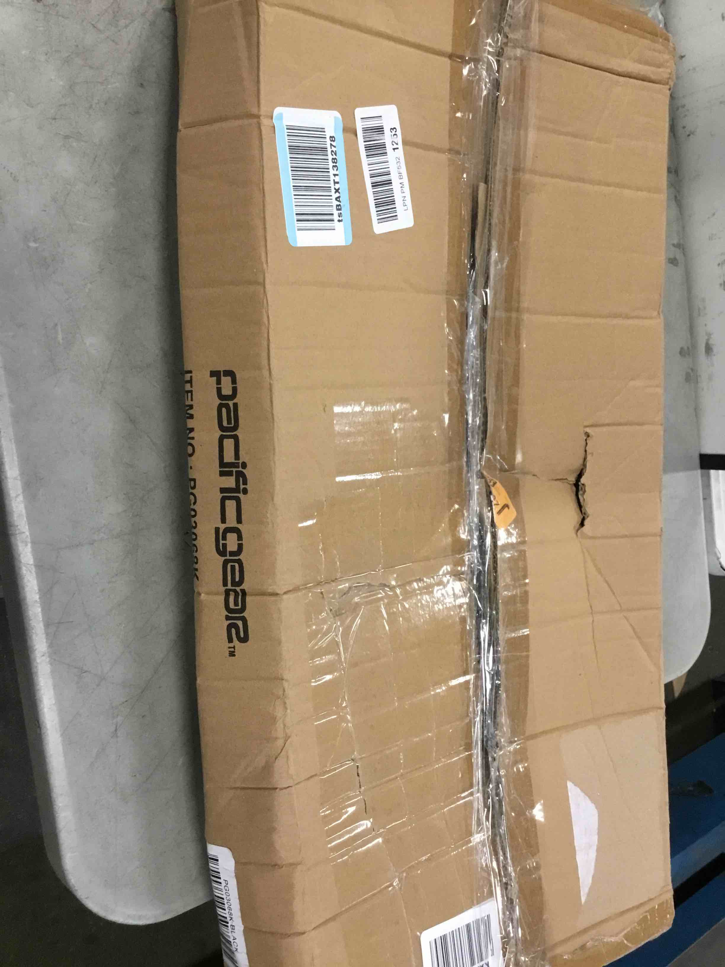 https://s3.amazonaws.com/lotting-images-prod/bidfta/RED6786341_1722966900228.jpeg