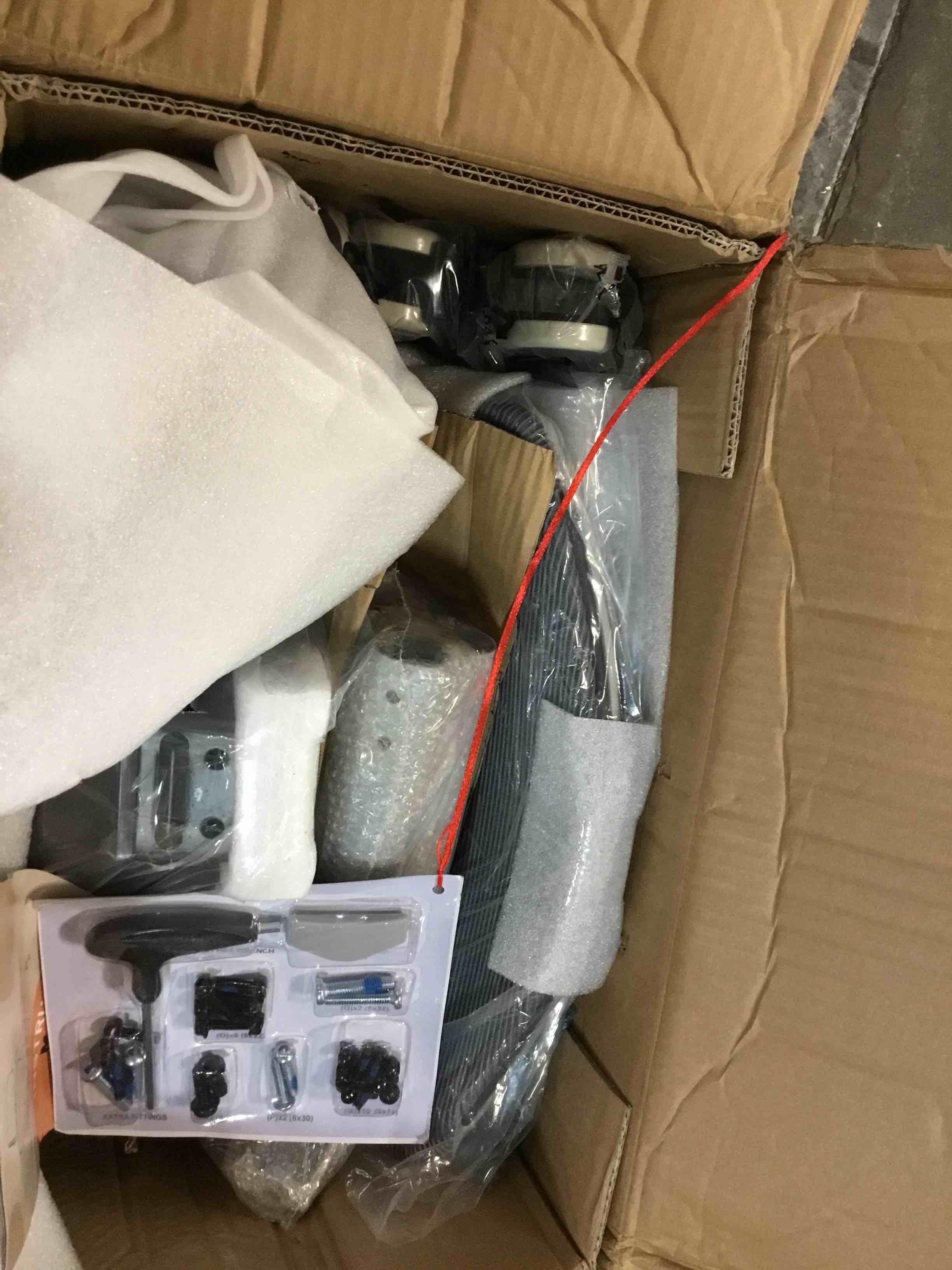 https://s3.amazonaws.com/lotting-images-prod/bidfta/RED6786499_1722297199881.jpeg