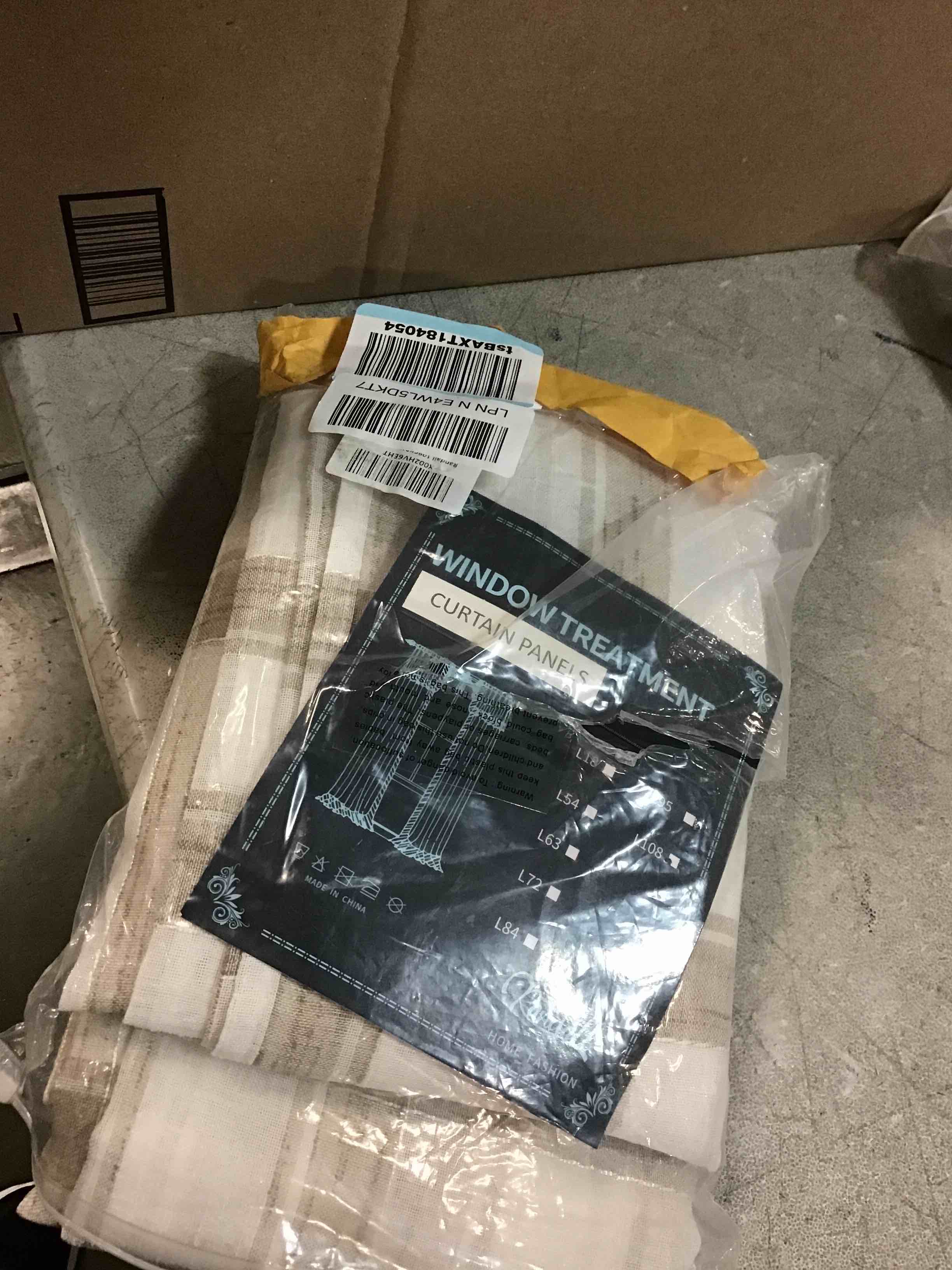 https://s3.amazonaws.com/lotting-images-prod/bidfta/RED6786619_1722379039743.jpeg