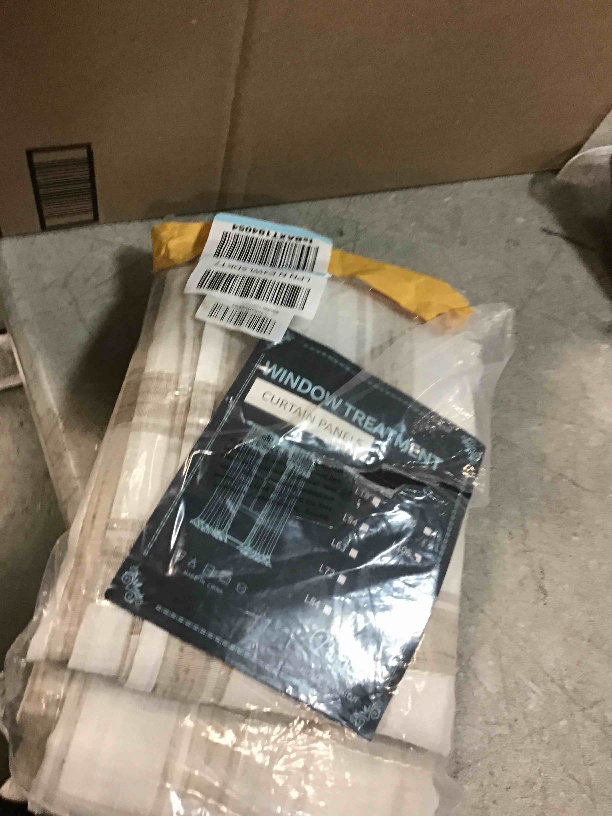 https://s3.amazonaws.com/lotting-images-prod/bidfta/RED6786619_1722379041031.jpeg