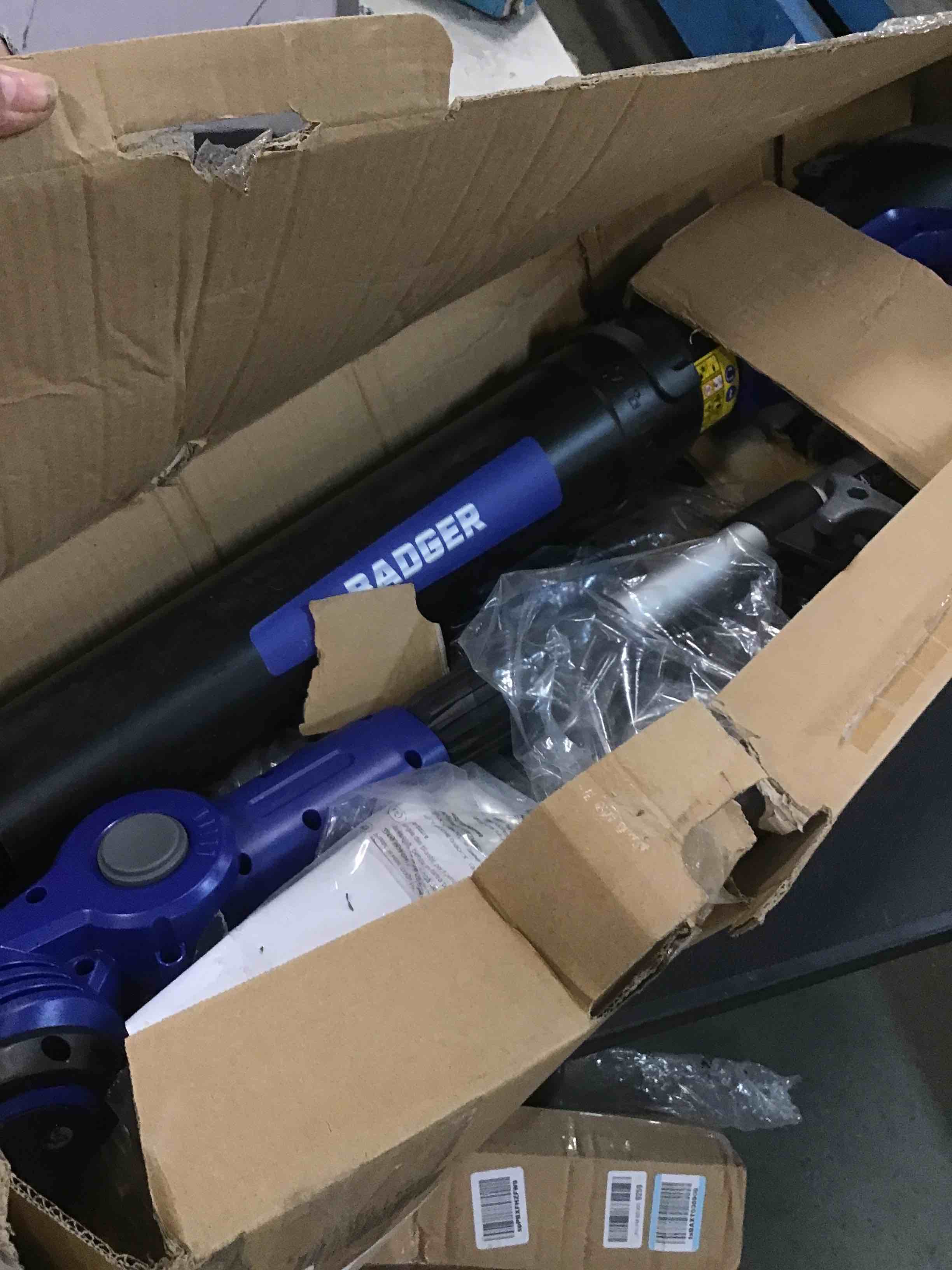 https://s3.amazonaws.com/lotting-images-prod/bidfta/RED6786965_1723560861199.jpeg