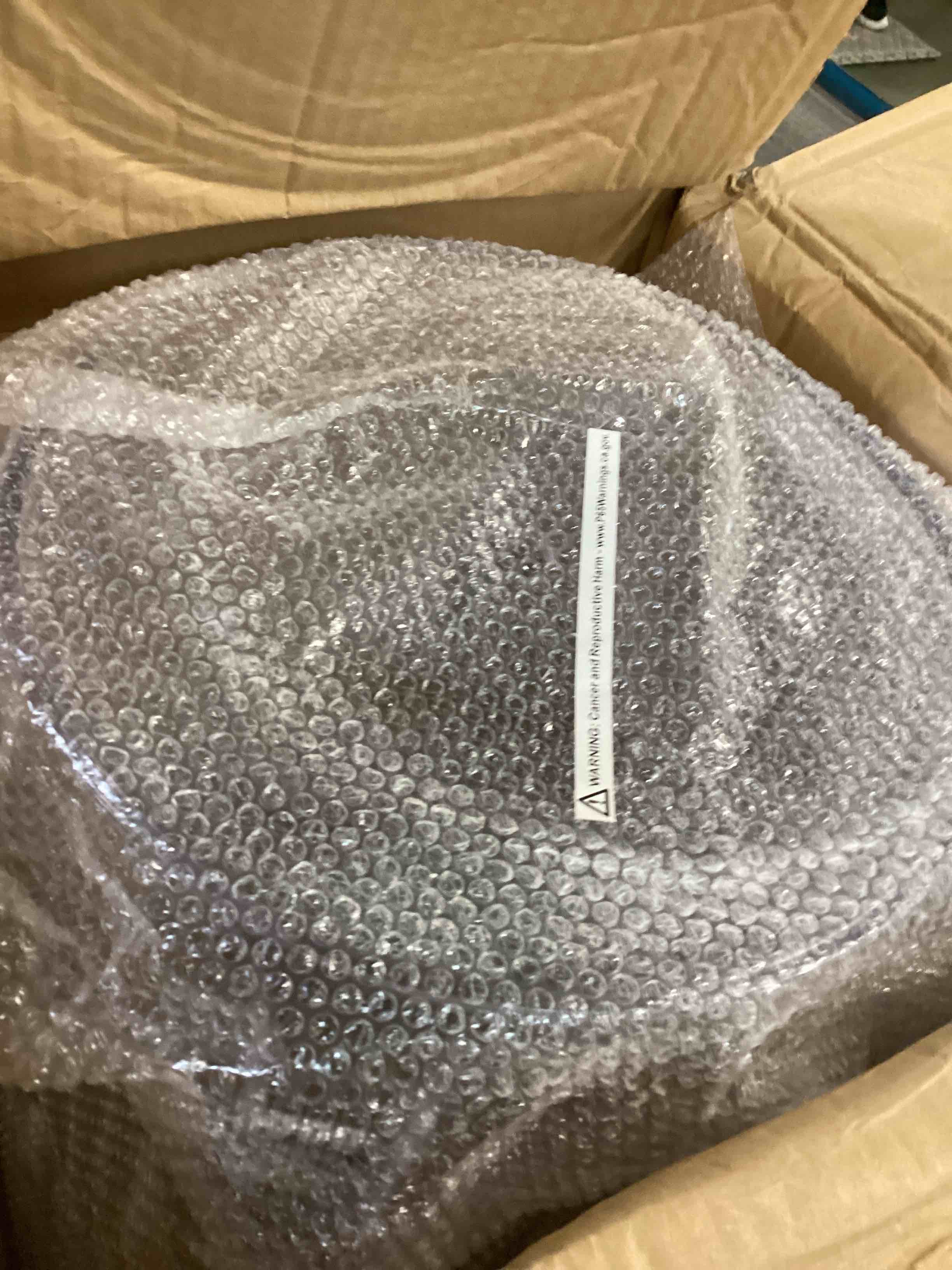 https://s3.amazonaws.com/lotting-images-prod/bidfta/RED6787927_1722451946408.jpeg