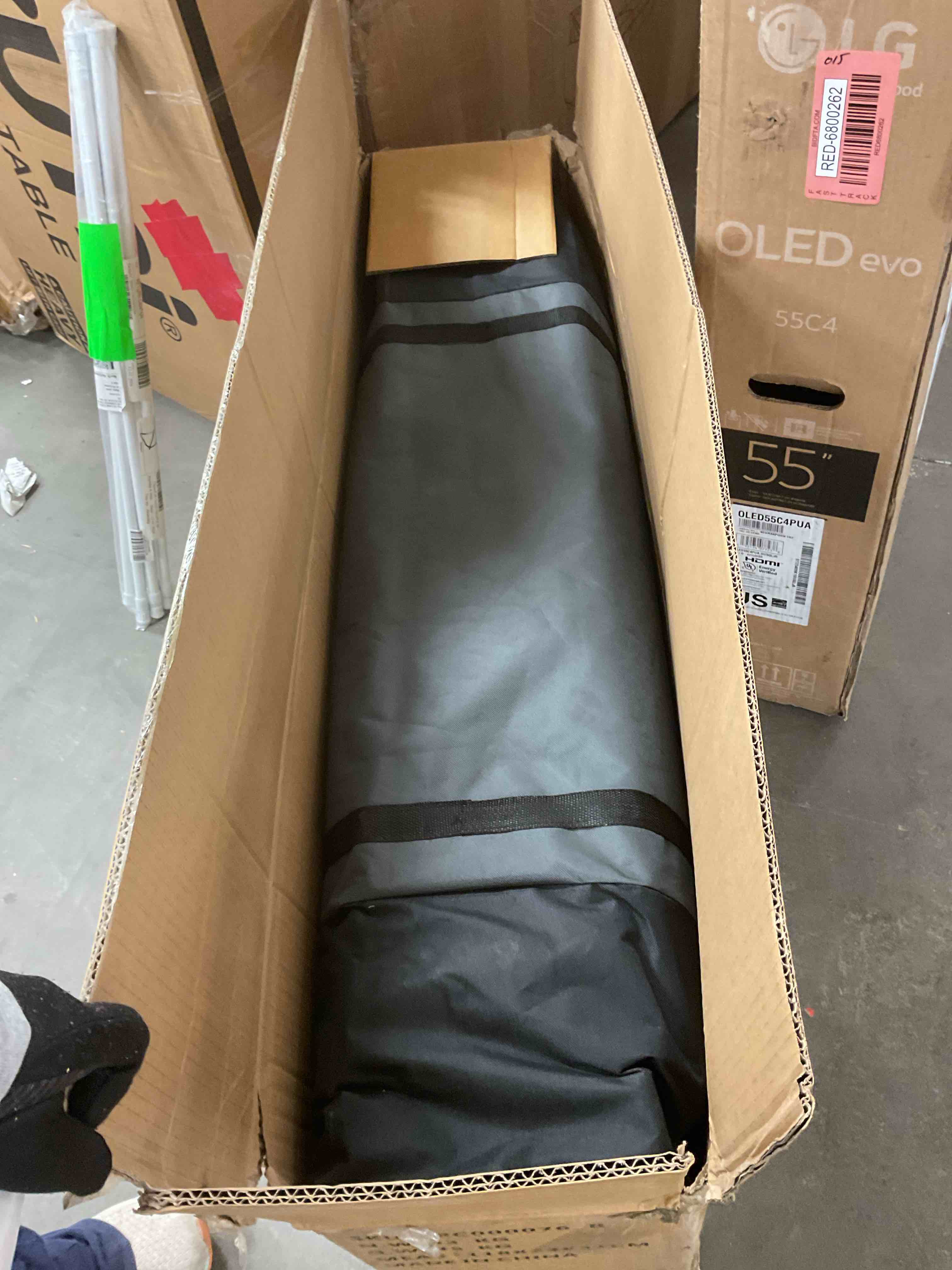https://s3.amazonaws.com/lotting-images-prod/bidfta/RED6800263_1736875977115.jpeg