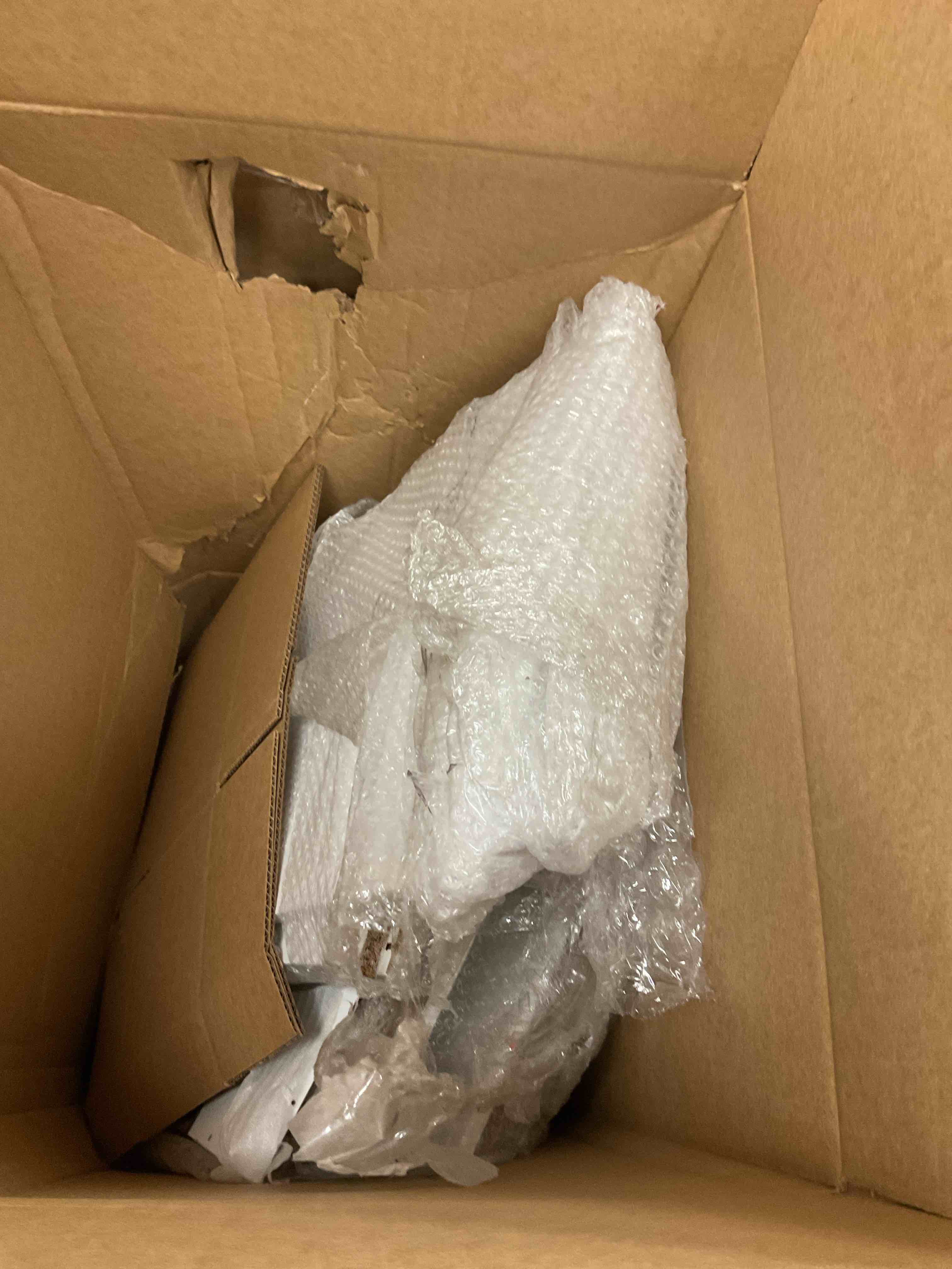 https://s3.amazonaws.com/lotting-images-prod/bidfta/RED6800322_1736887378518.jpeg