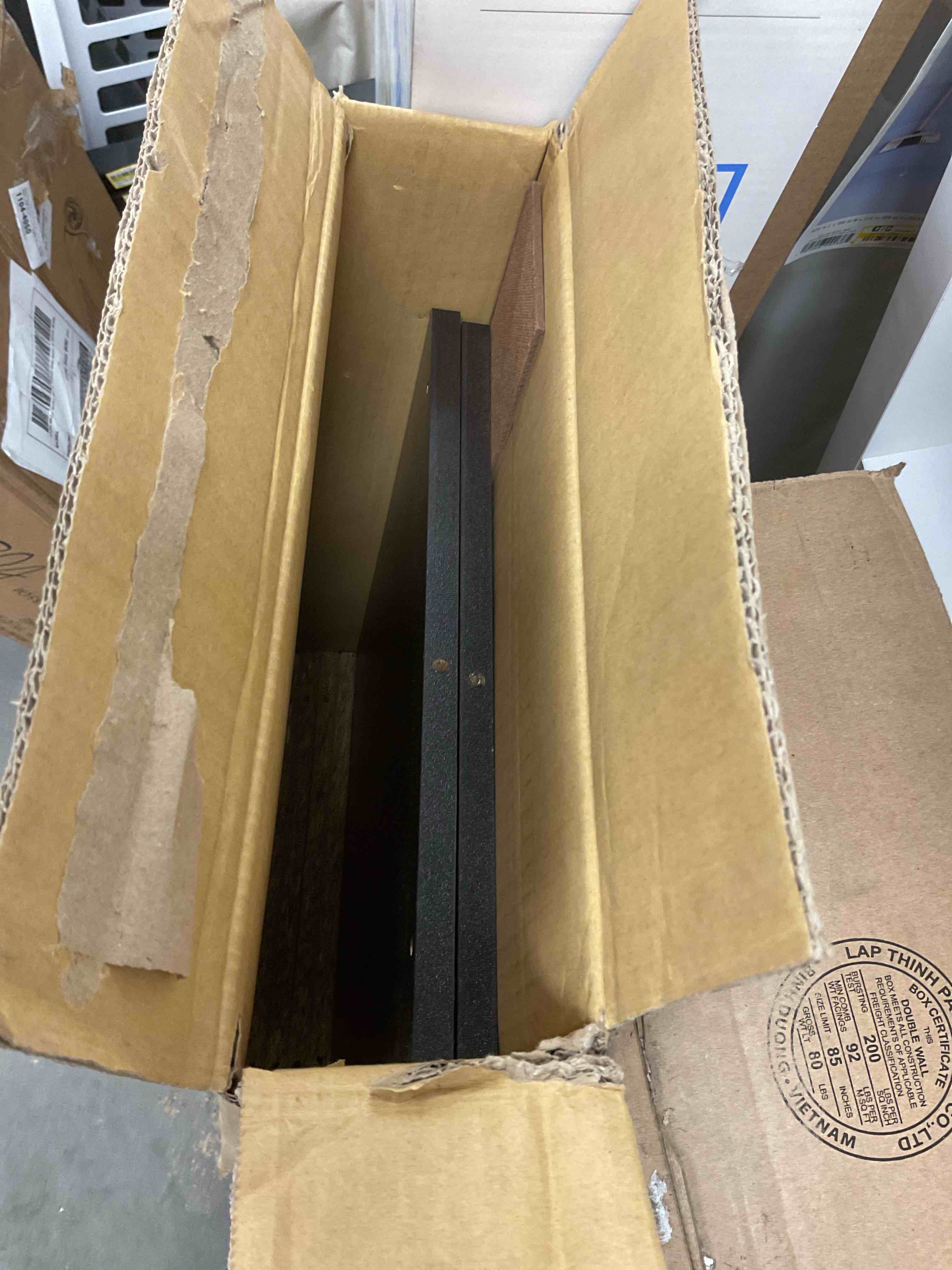https://s3.amazonaws.com/lotting-images-prod/bidfta/RED6800345_1736891704525.jpeg