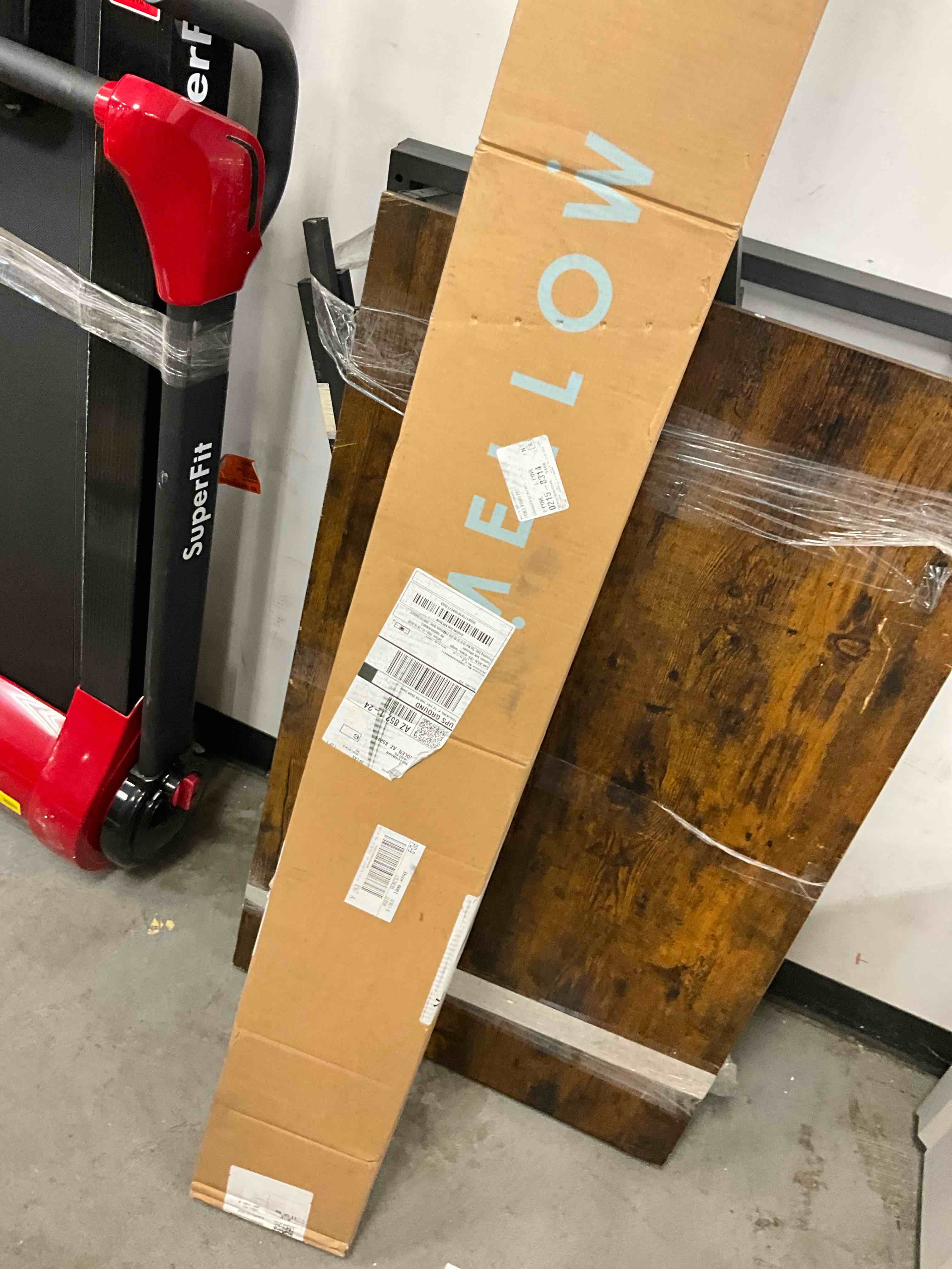 https://s3.amazonaws.com/lotting-images-prod/bidfta/RED6800358_1736967340966.jpeg