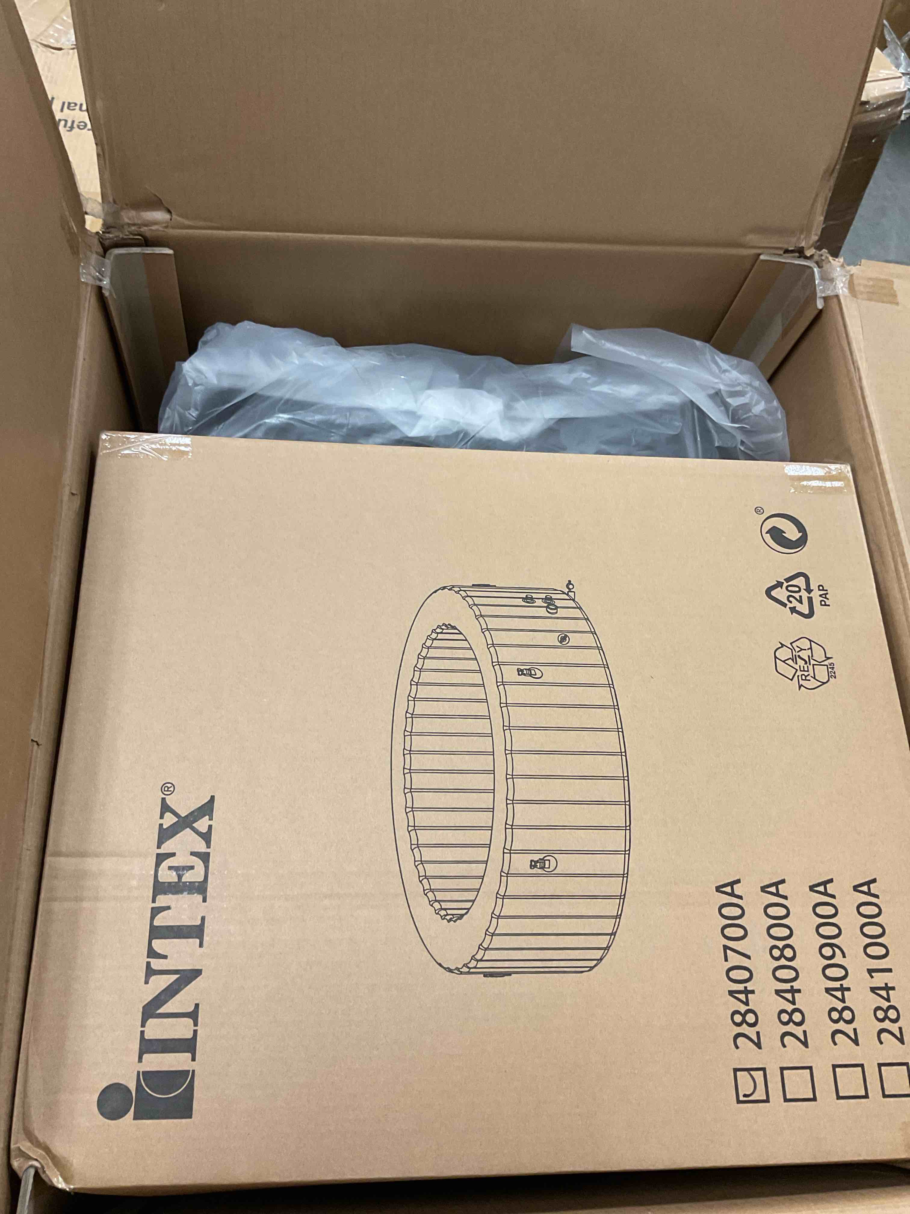 https://s3.amazonaws.com/lotting-images-prod/bidfta/RED6800465_1737043120599.jpeg
