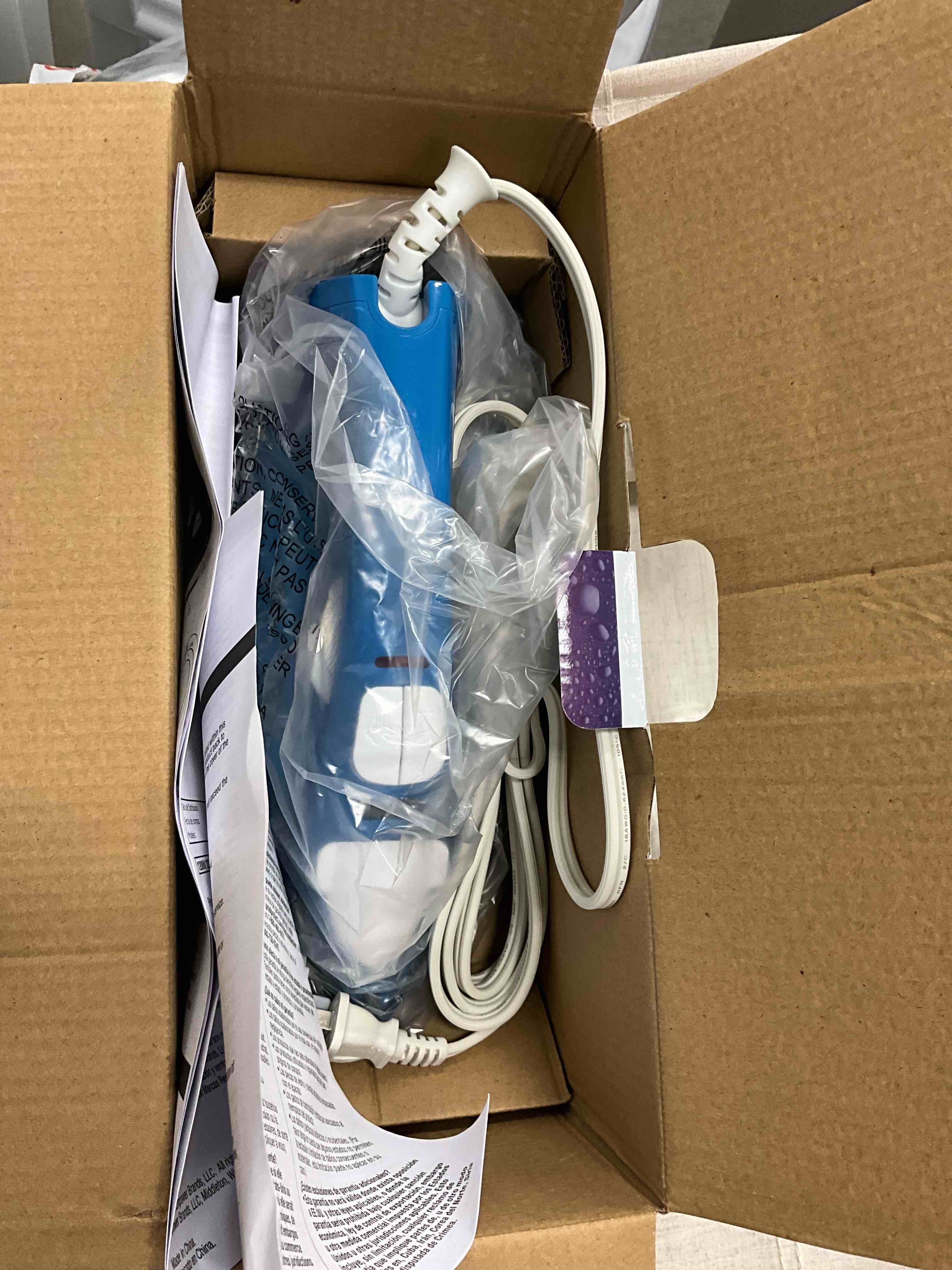 https://s3.amazonaws.com/lotting-images-prod/bidfta/RED6800663_1737473864767.jpeg