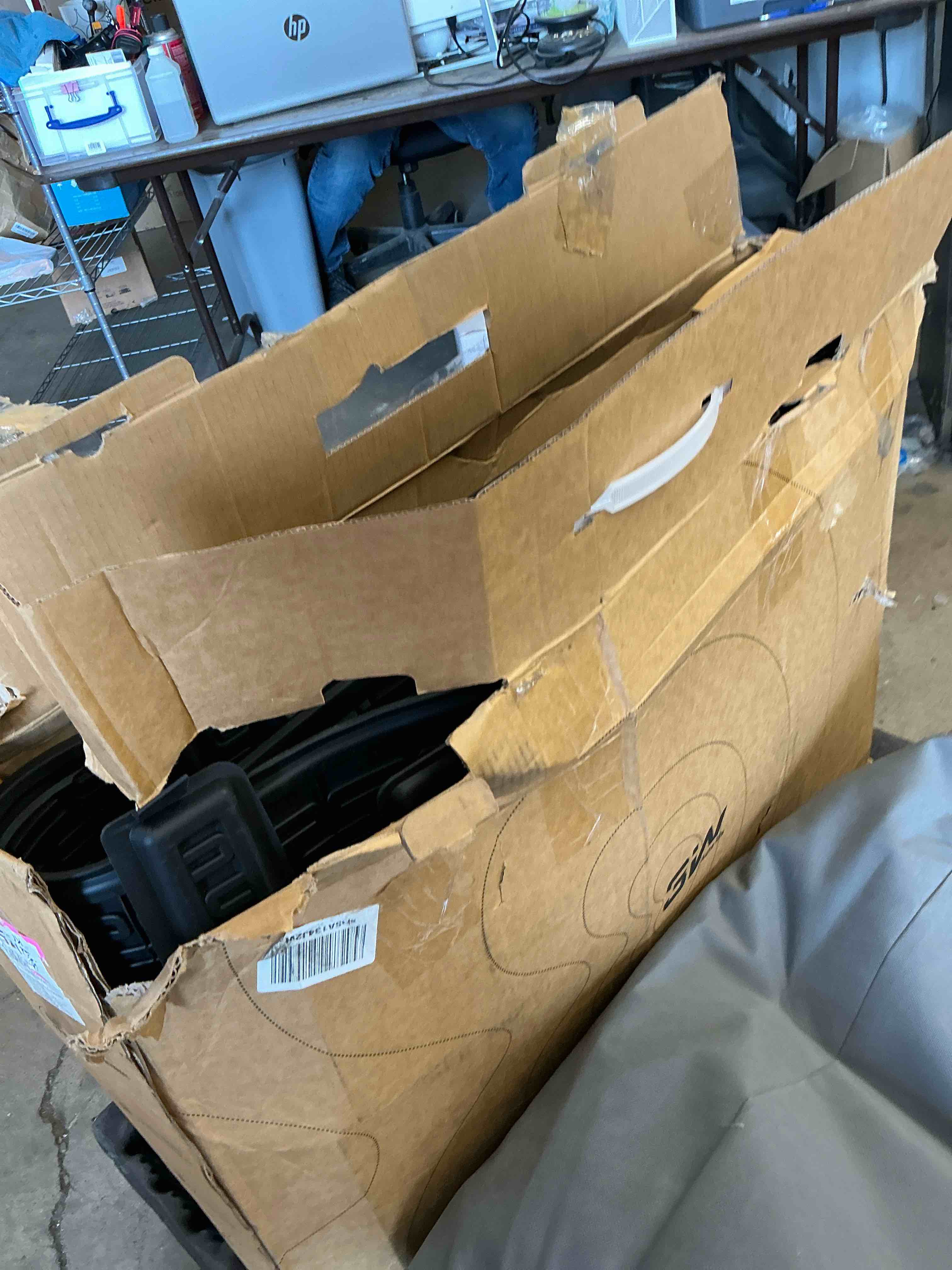 https://s3.amazonaws.com/lotting-images-prod/bidfta/RED6801605_1753213078718.jpeg