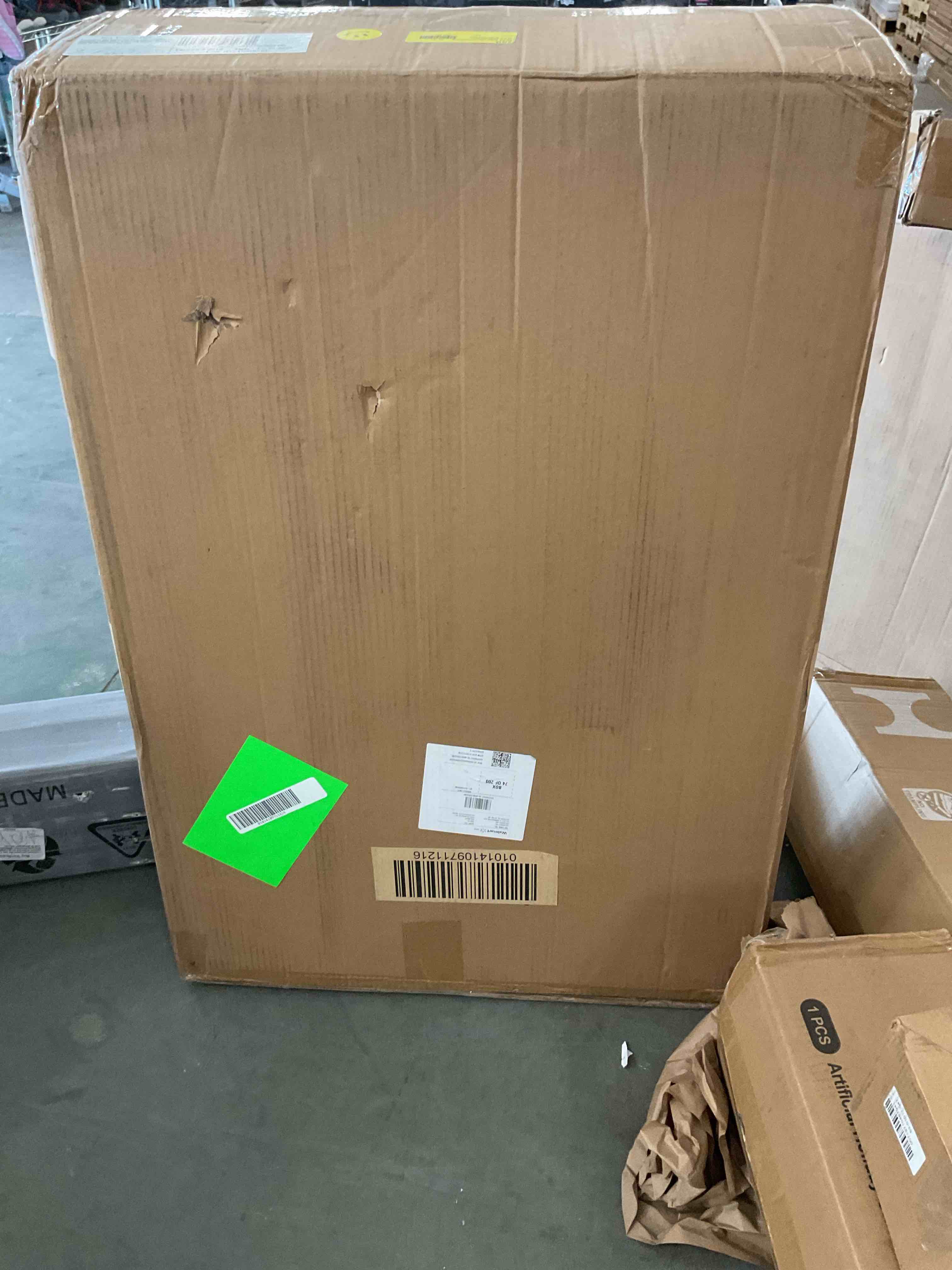 https://s3.amazonaws.com/lotting-images-prod/bidfta/RED6804501_1737823059691.jpeg