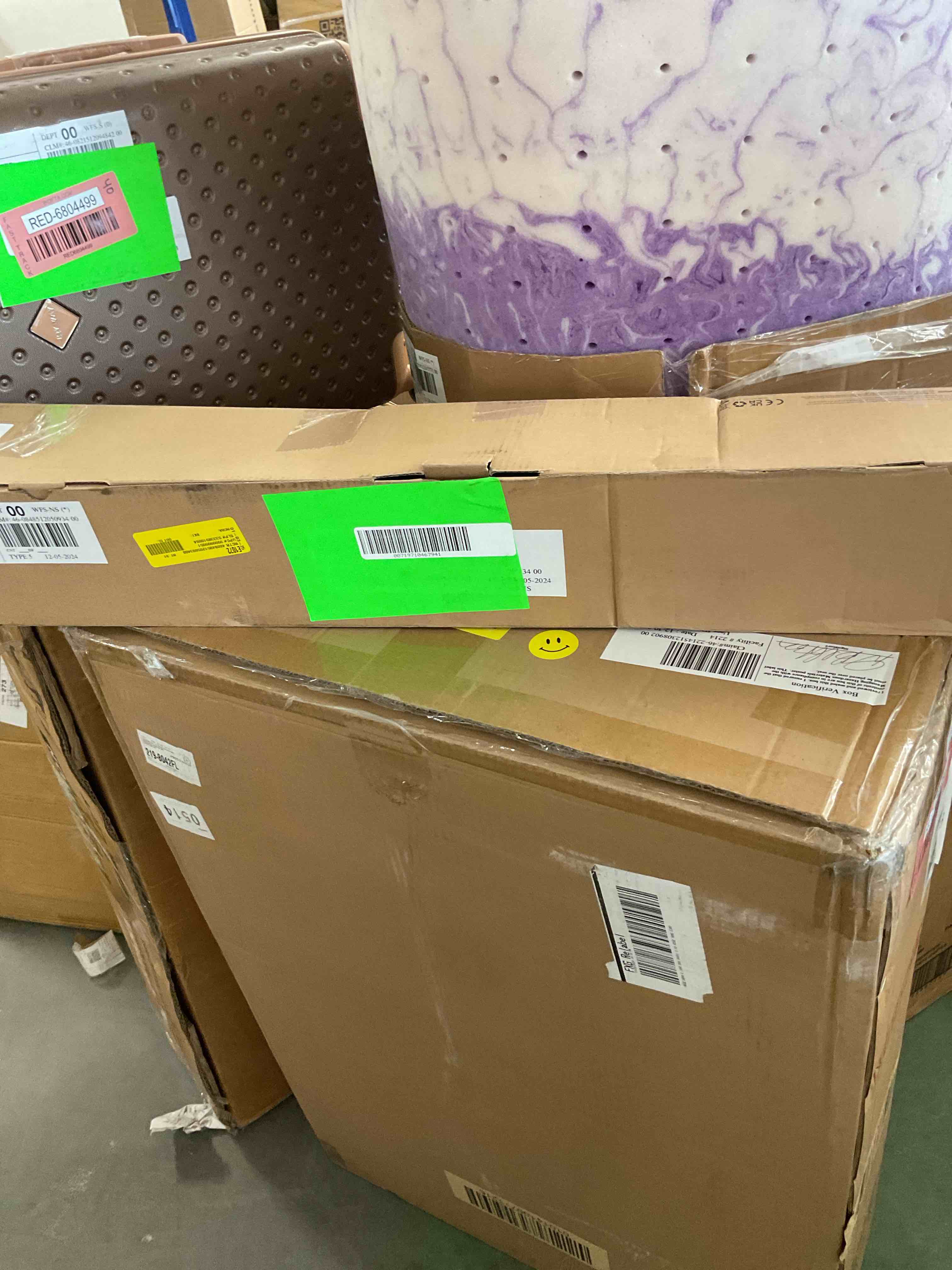 https://s3.amazonaws.com/lotting-images-prod/bidfta/RED6804502_1737823181898.jpeg