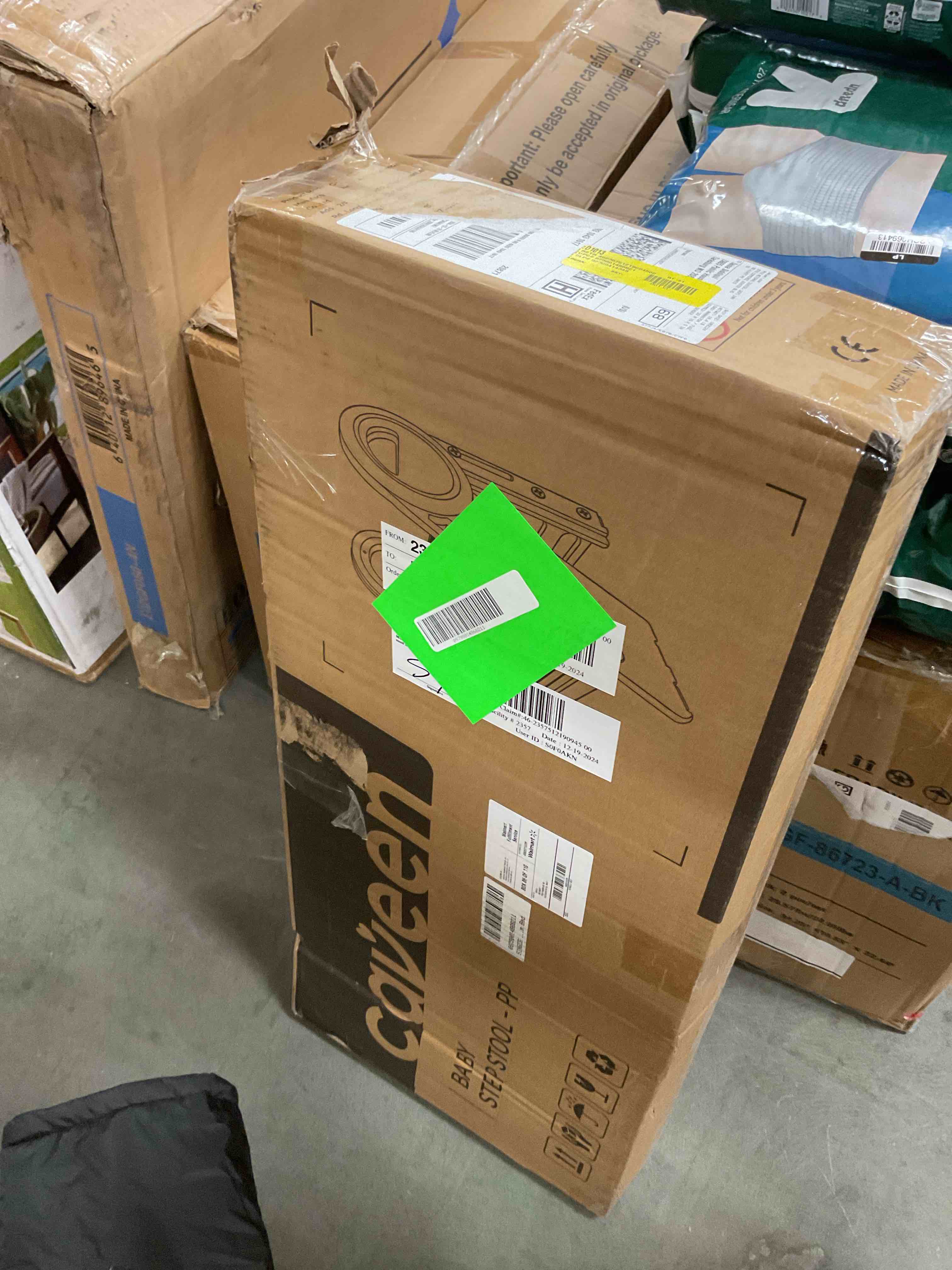 https://s3.amazonaws.com/lotting-images-prod/bidfta/RED6804626_1738073662199.jpeg