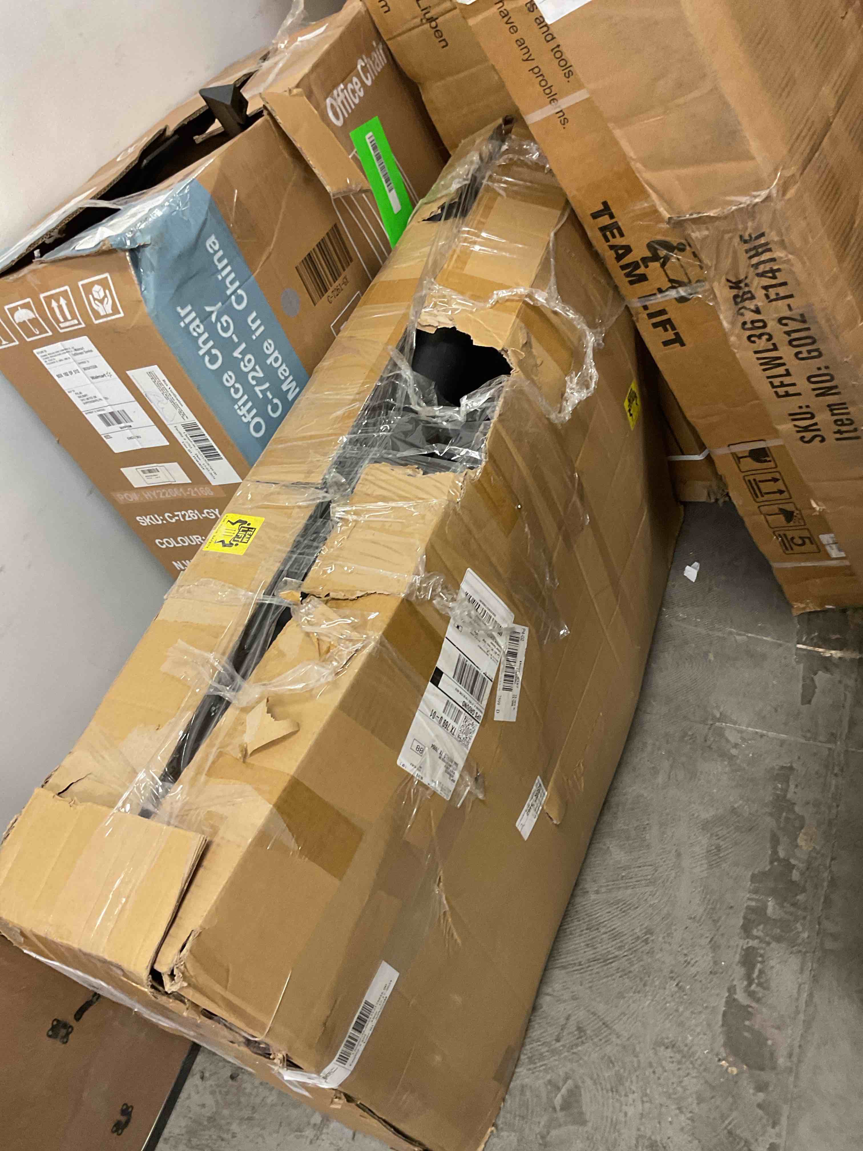 https://s3.amazonaws.com/lotting-images-prod/bidfta/RED6804629_1738074016818.jpeg