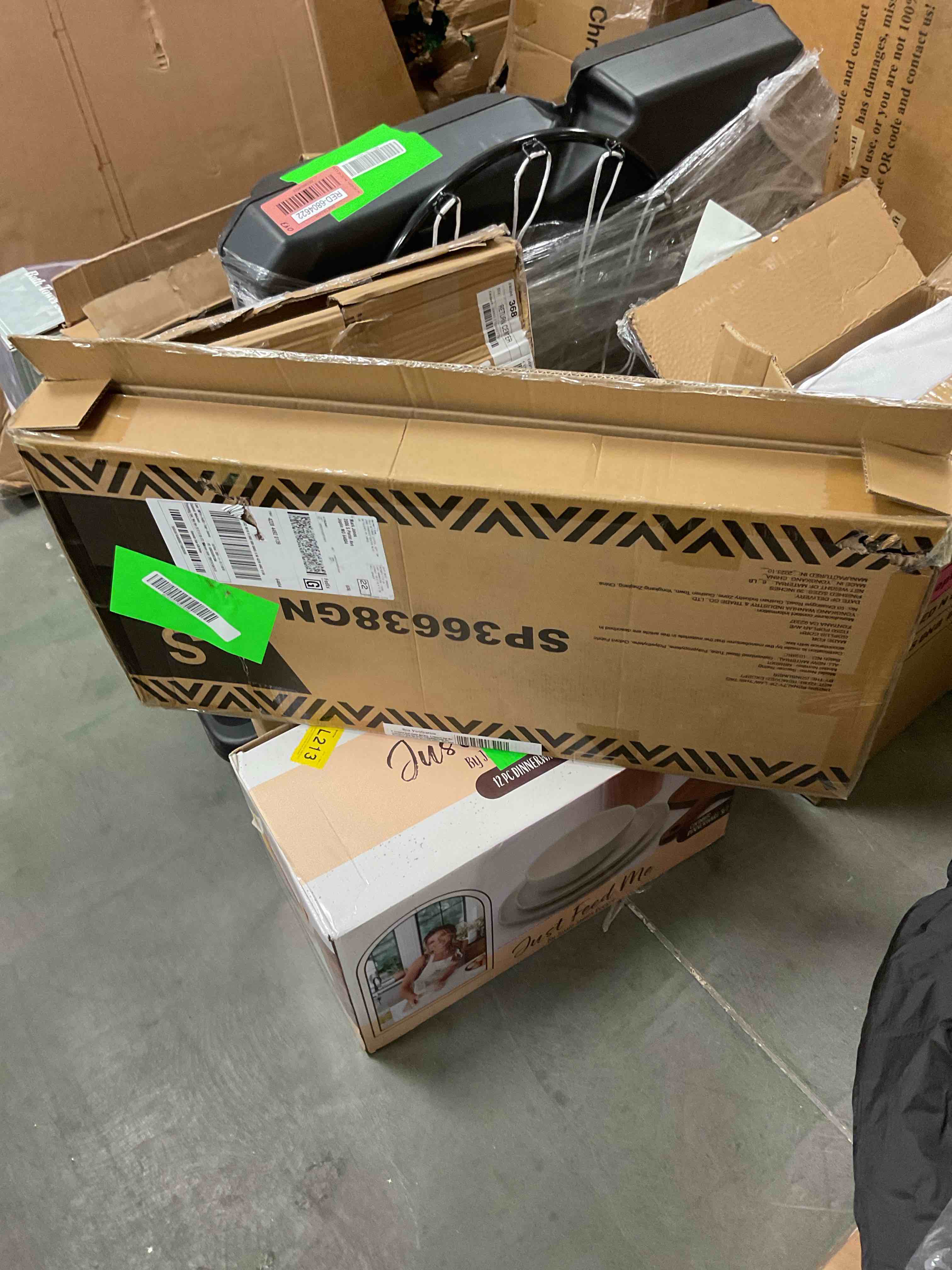 https://s3.amazonaws.com/lotting-images-prod/bidfta/RED6804635_1738074748338.jpeg