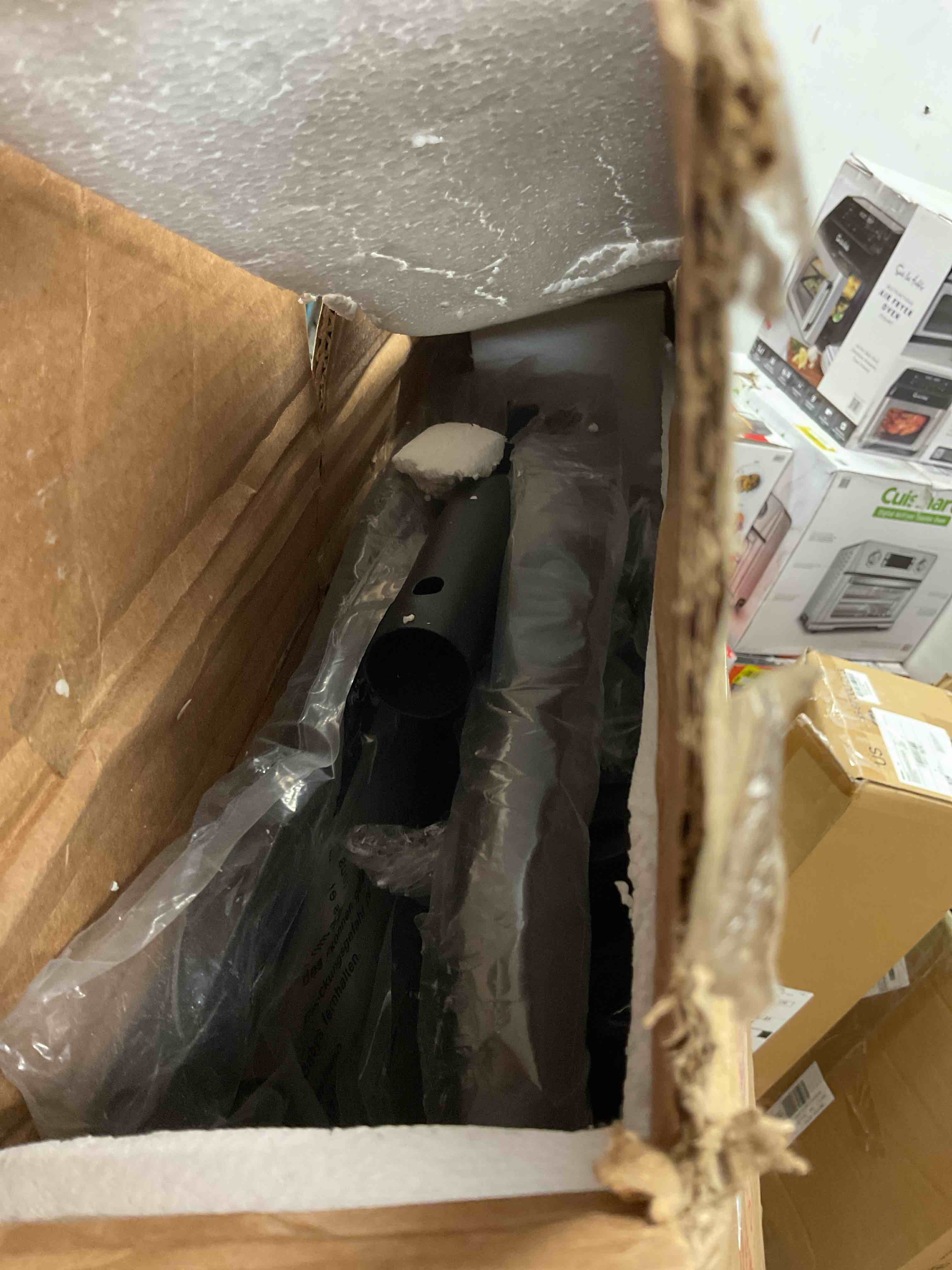 https://s3.amazonaws.com/lotting-images-prod/bidfta/RED6804637_1738075305976.jpeg