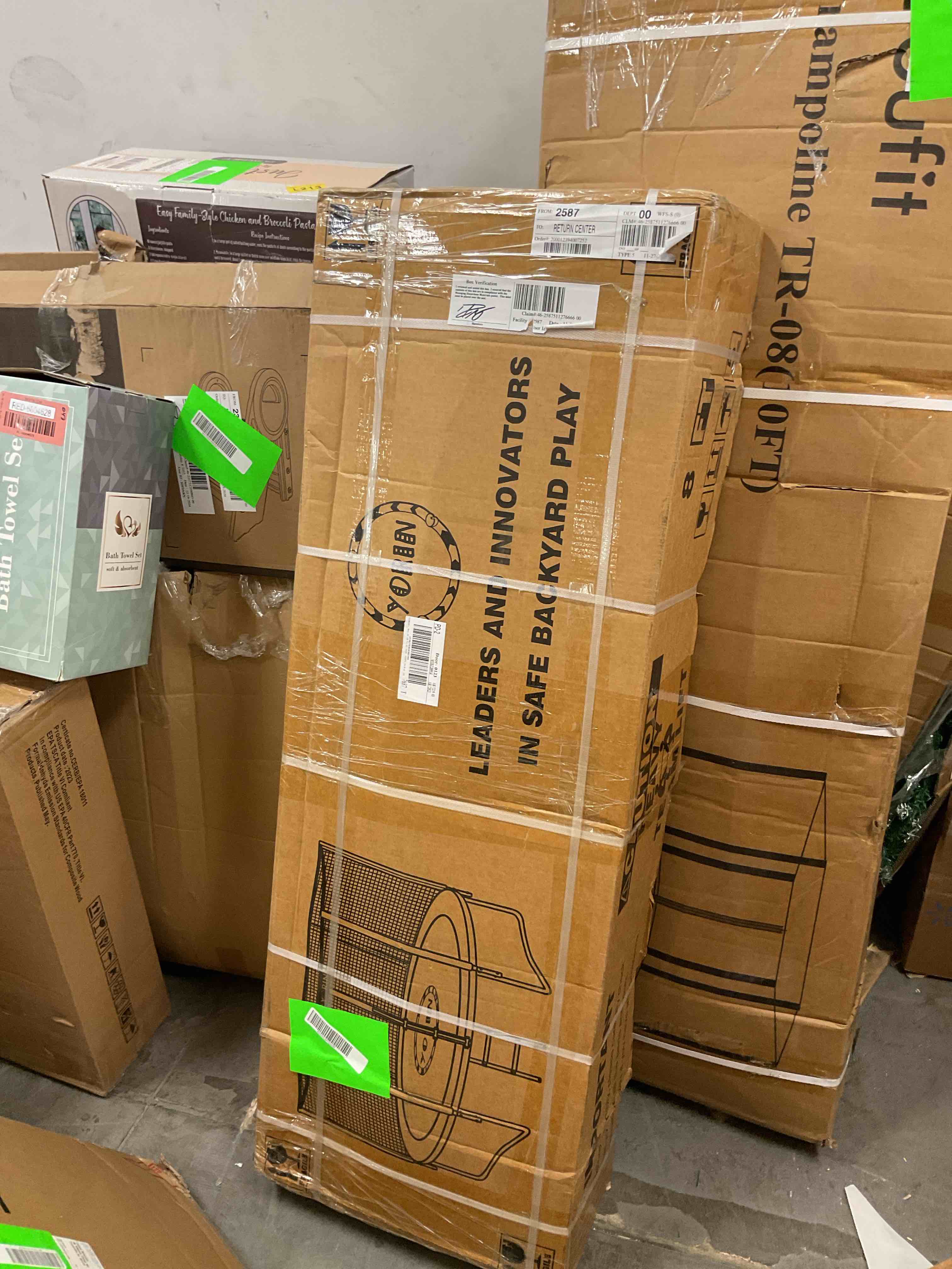 https://s3.amazonaws.com/lotting-images-prod/bidfta/RED6804638_1738075387073.jpeg