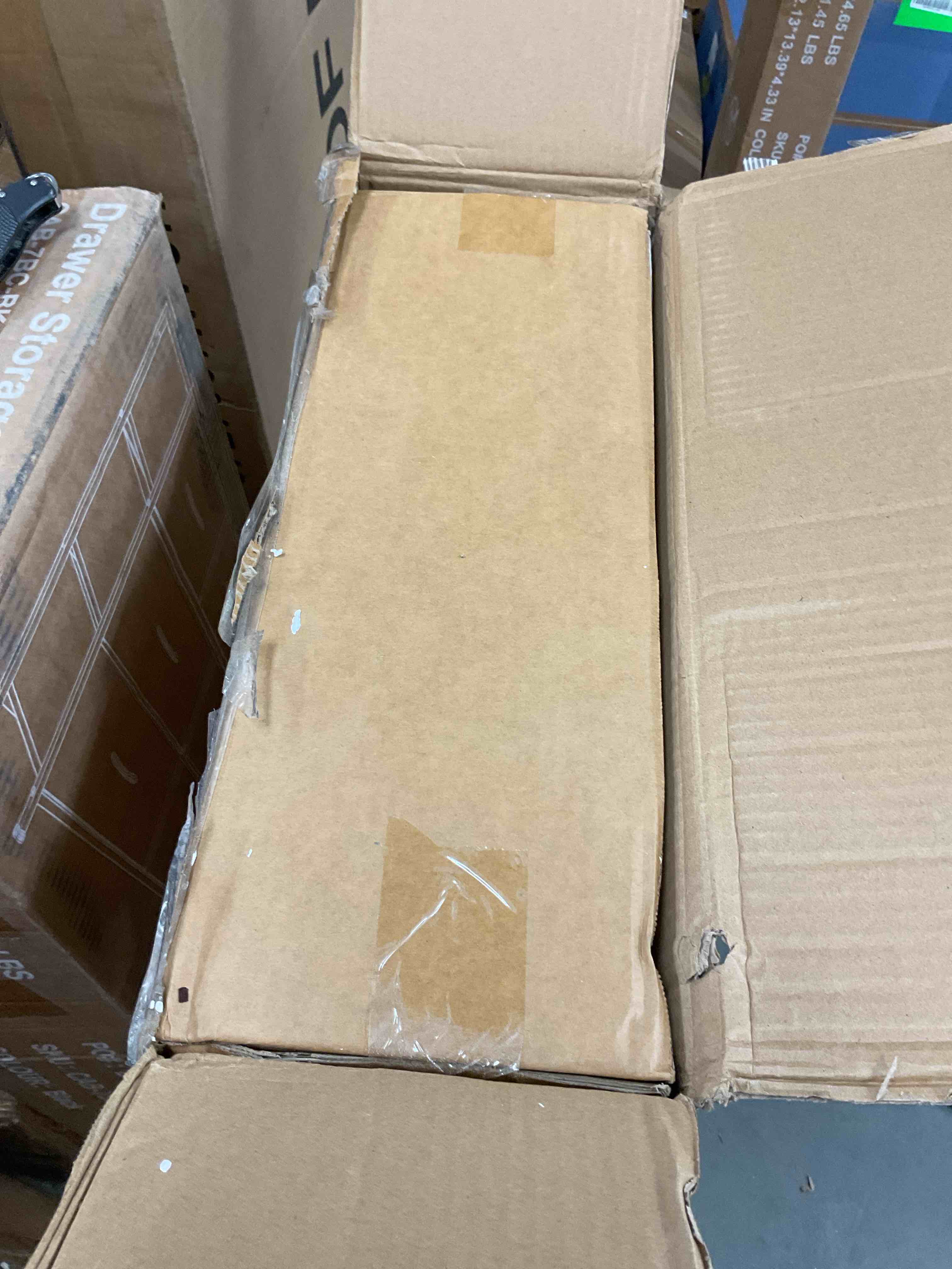 https://s3.amazonaws.com/lotting-images-prod/bidfta/RED6804642_1738076085243.jpeg