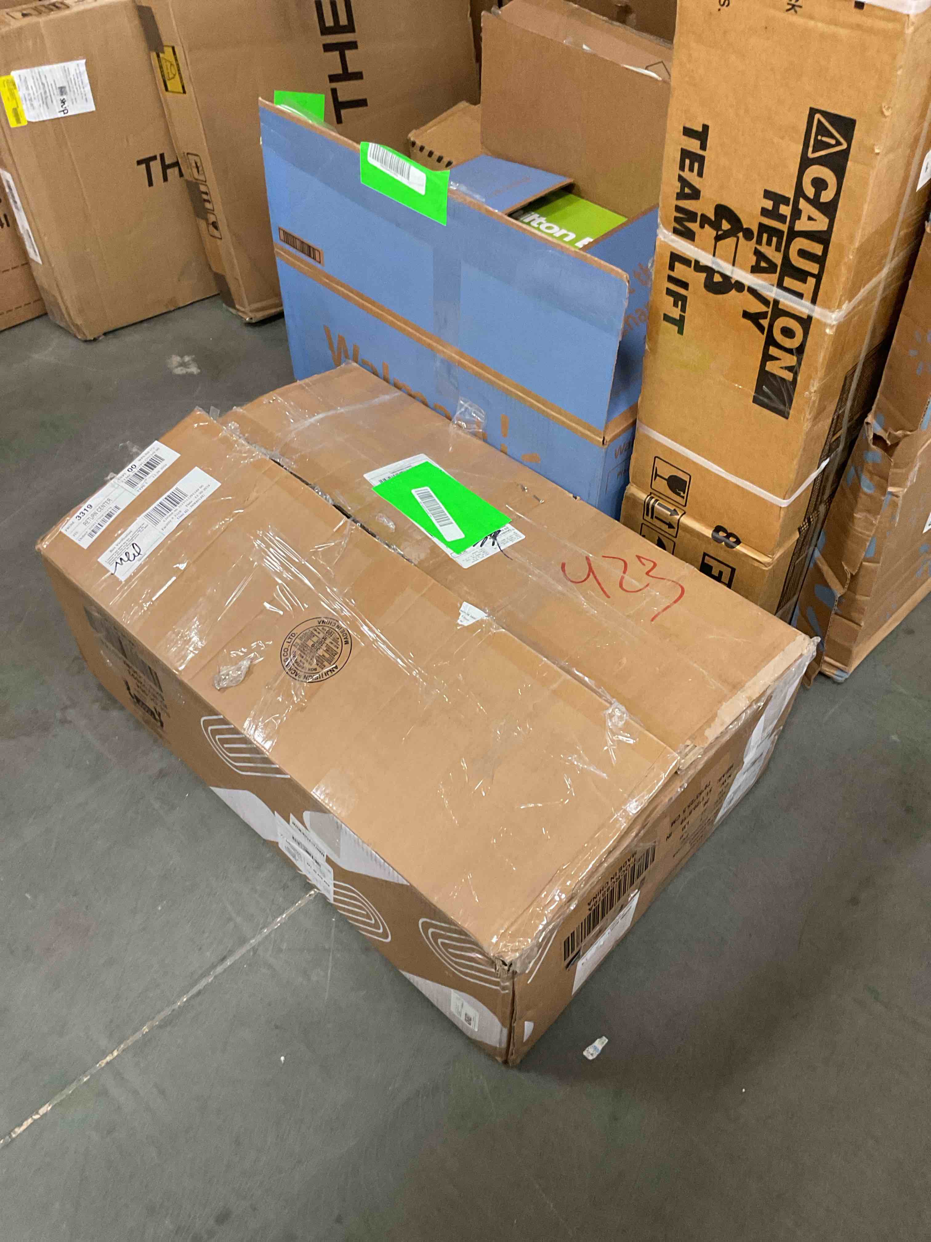 https://s3.amazonaws.com/lotting-images-prod/bidfta/RED6804648_1738077004449.jpeg