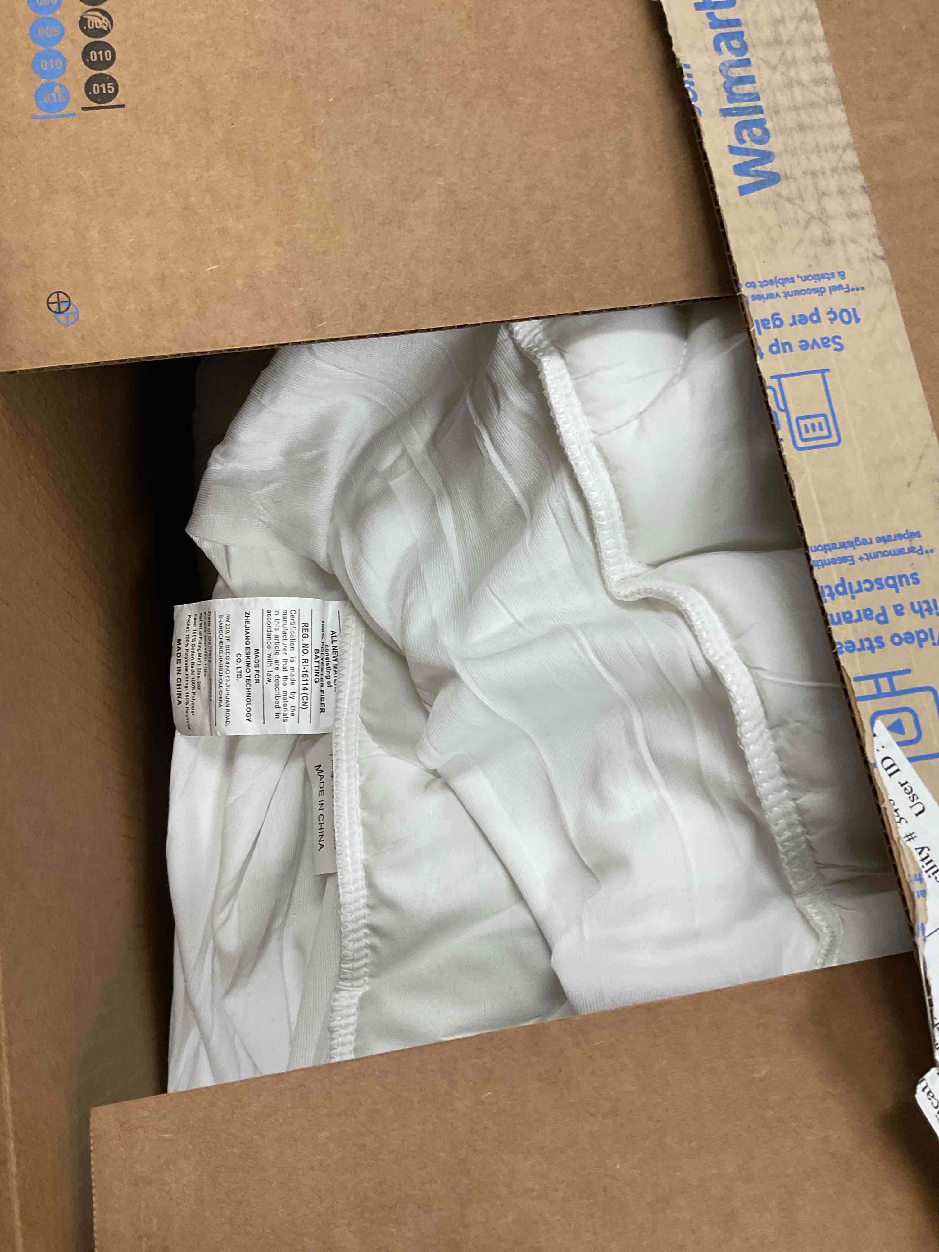 https://s3.amazonaws.com/lotting-images-prod/bidfta/RED6804675_1738092602507.jpeg