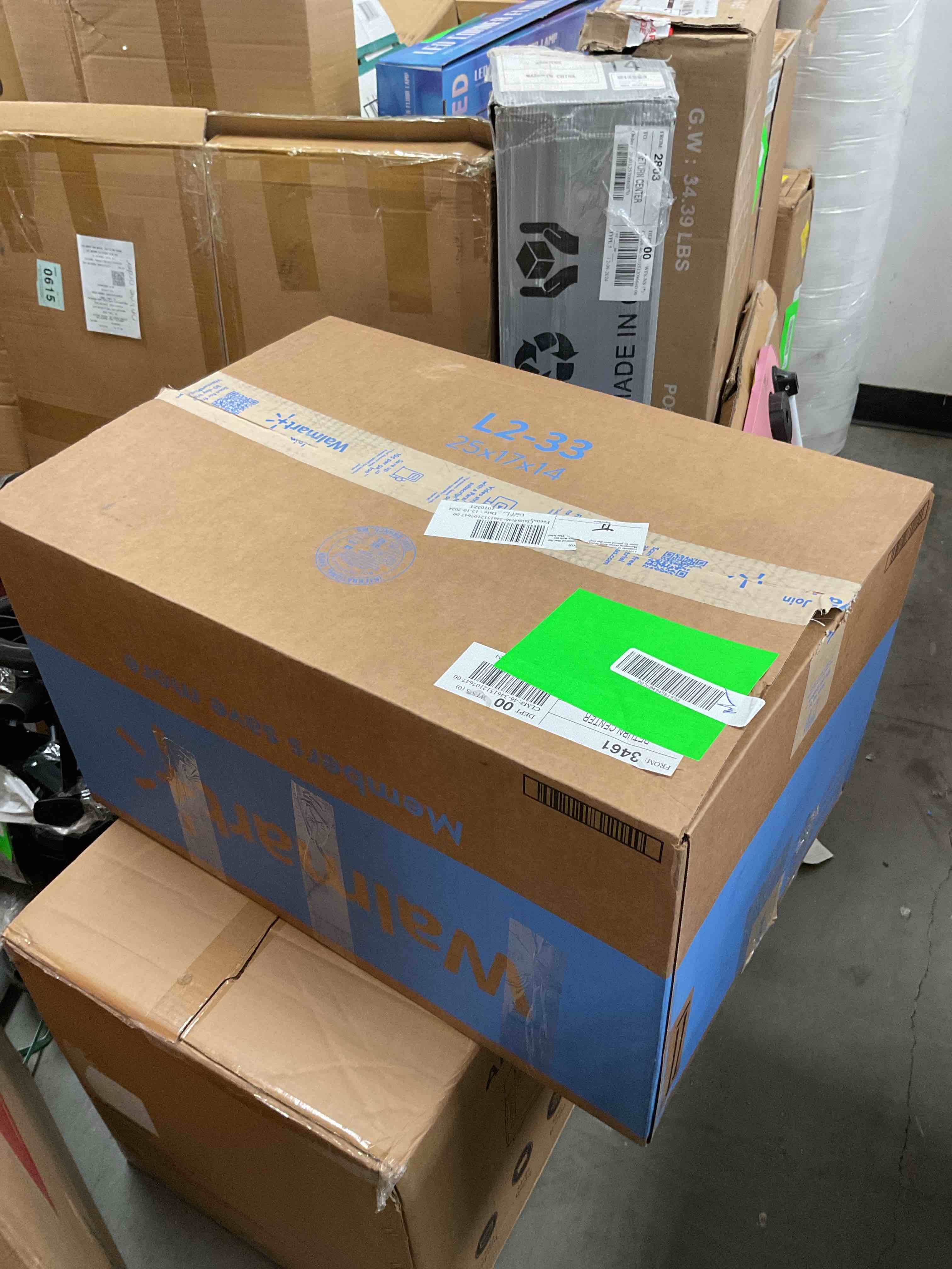 https://s3.amazonaws.com/lotting-images-prod/bidfta/RED6804675_1738092610562.jpeg