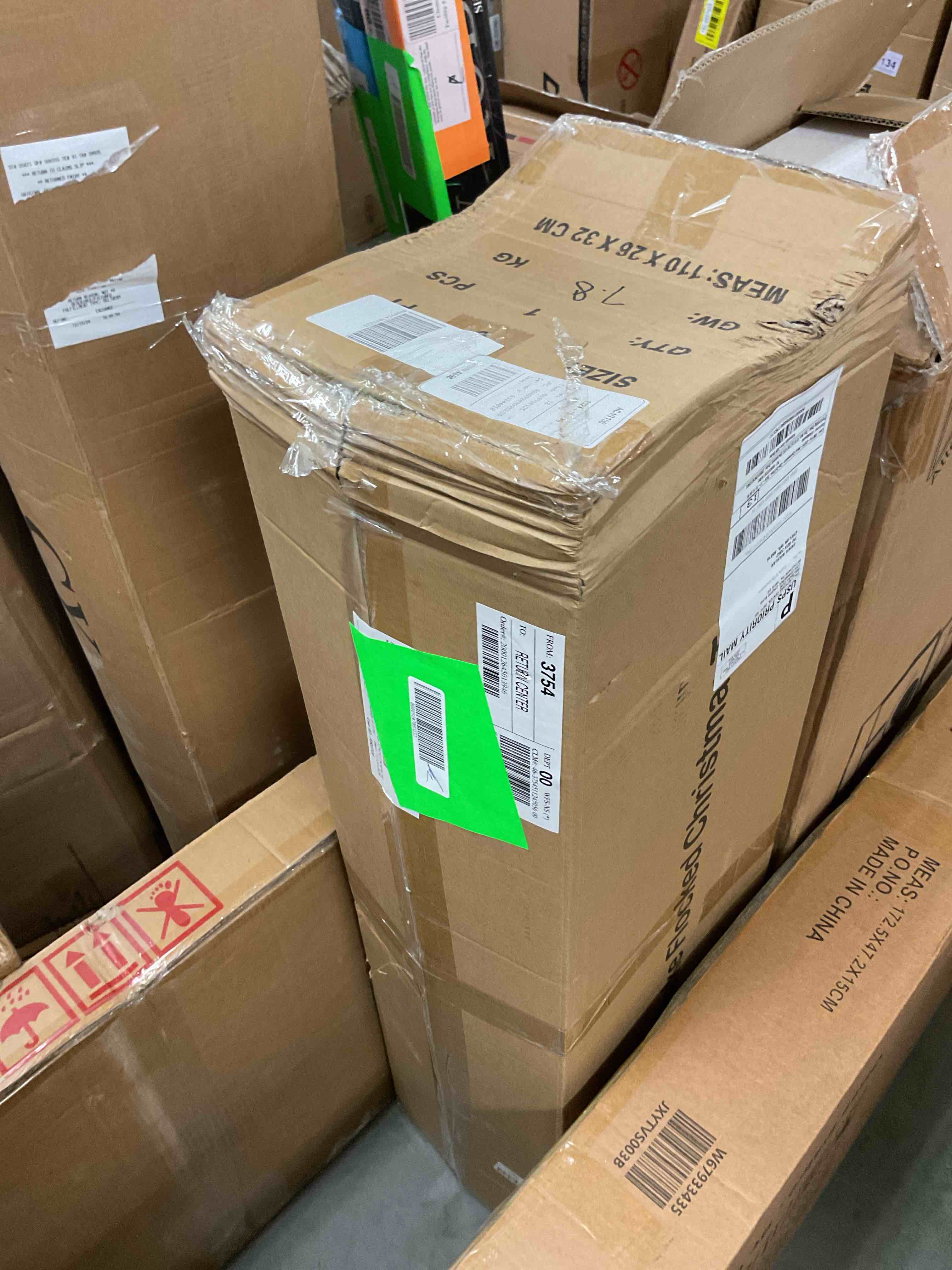 https://s3.amazonaws.com/lotting-images-prod/bidfta/RED6804680_1738093397602.jpeg