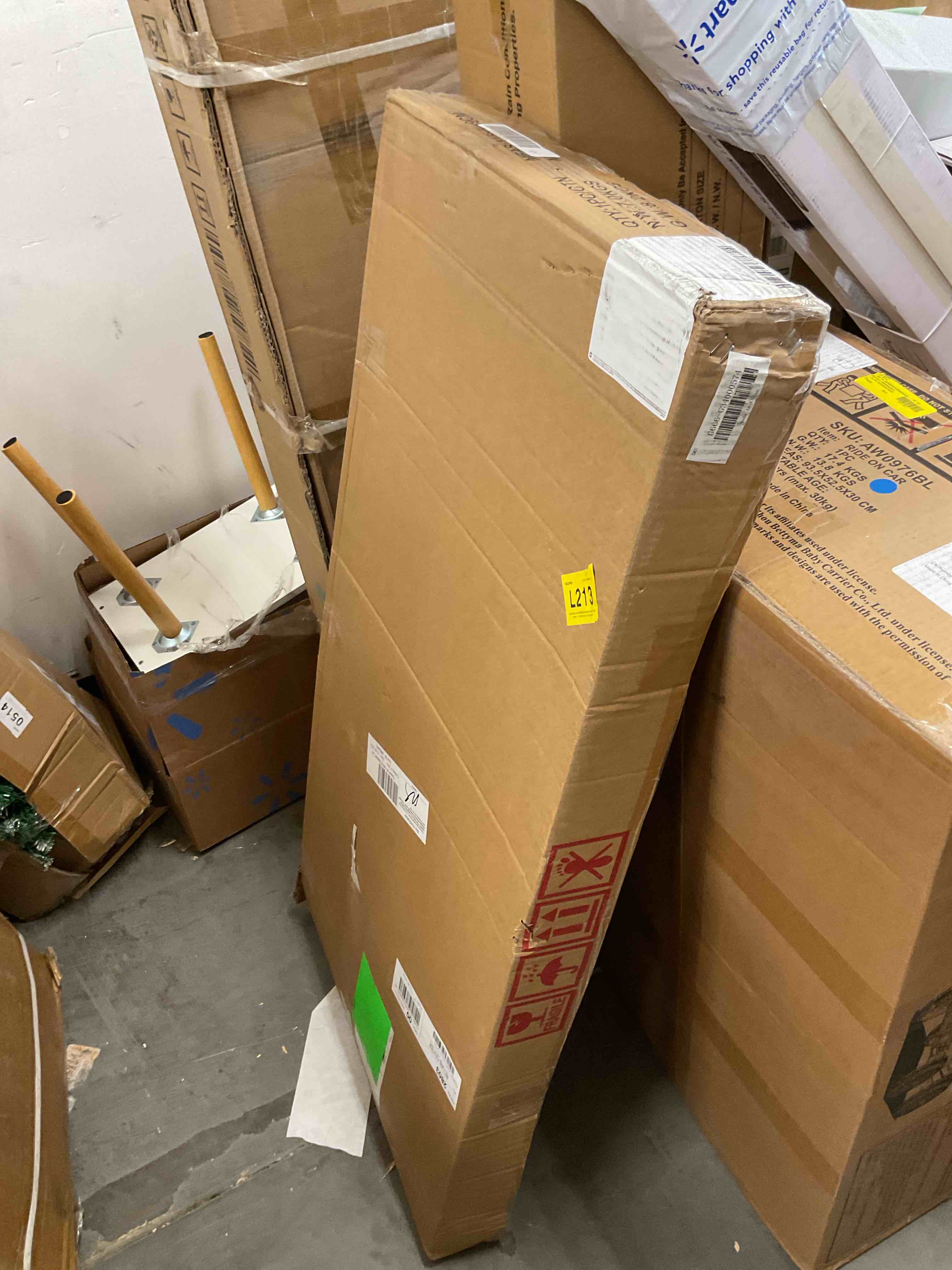 https://s3.amazonaws.com/lotting-images-prod/bidfta/RED6804685_1738094003613.jpeg