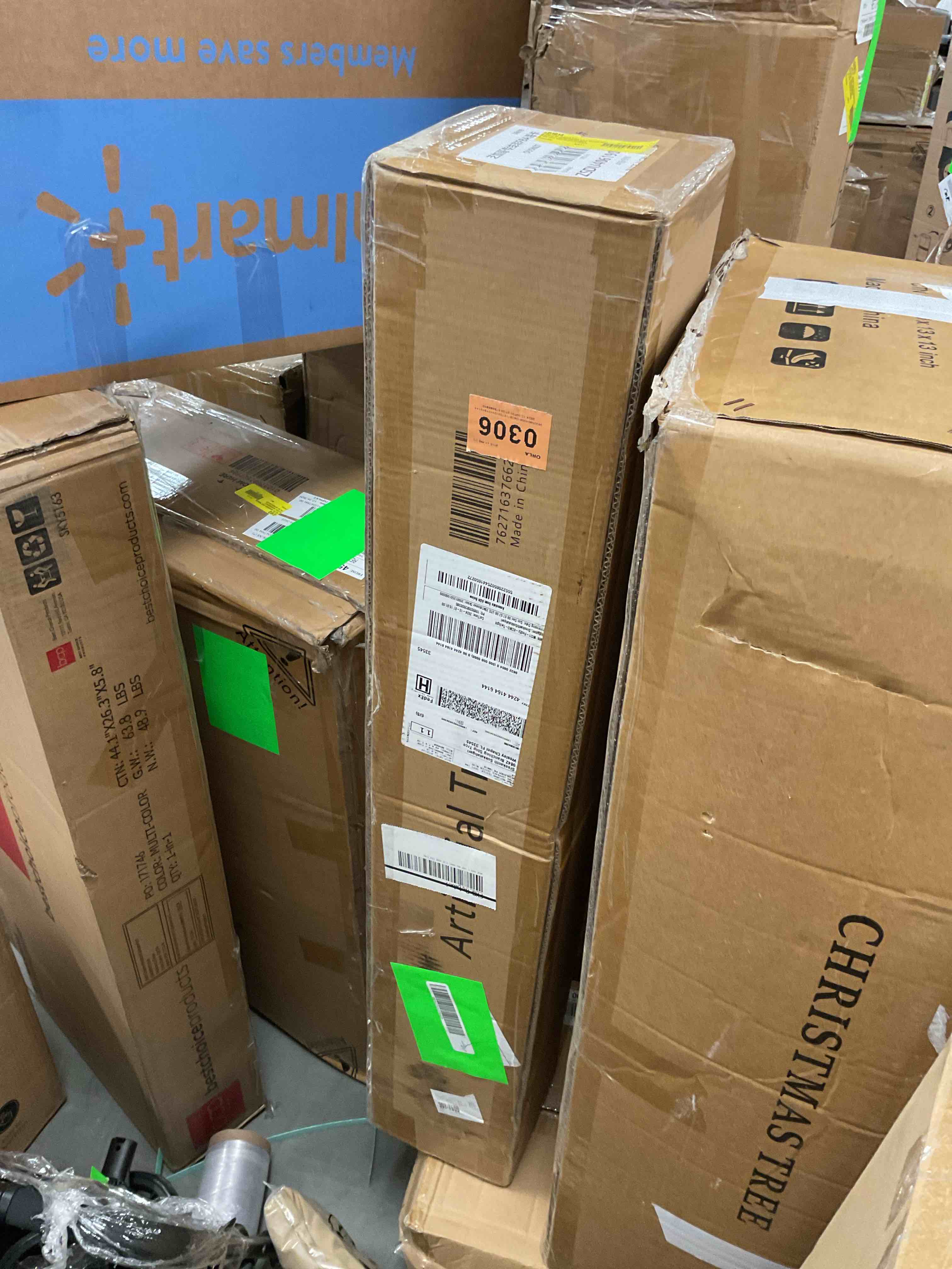 https://s3.amazonaws.com/lotting-images-prod/bidfta/RED6804689_1738094584741.jpeg