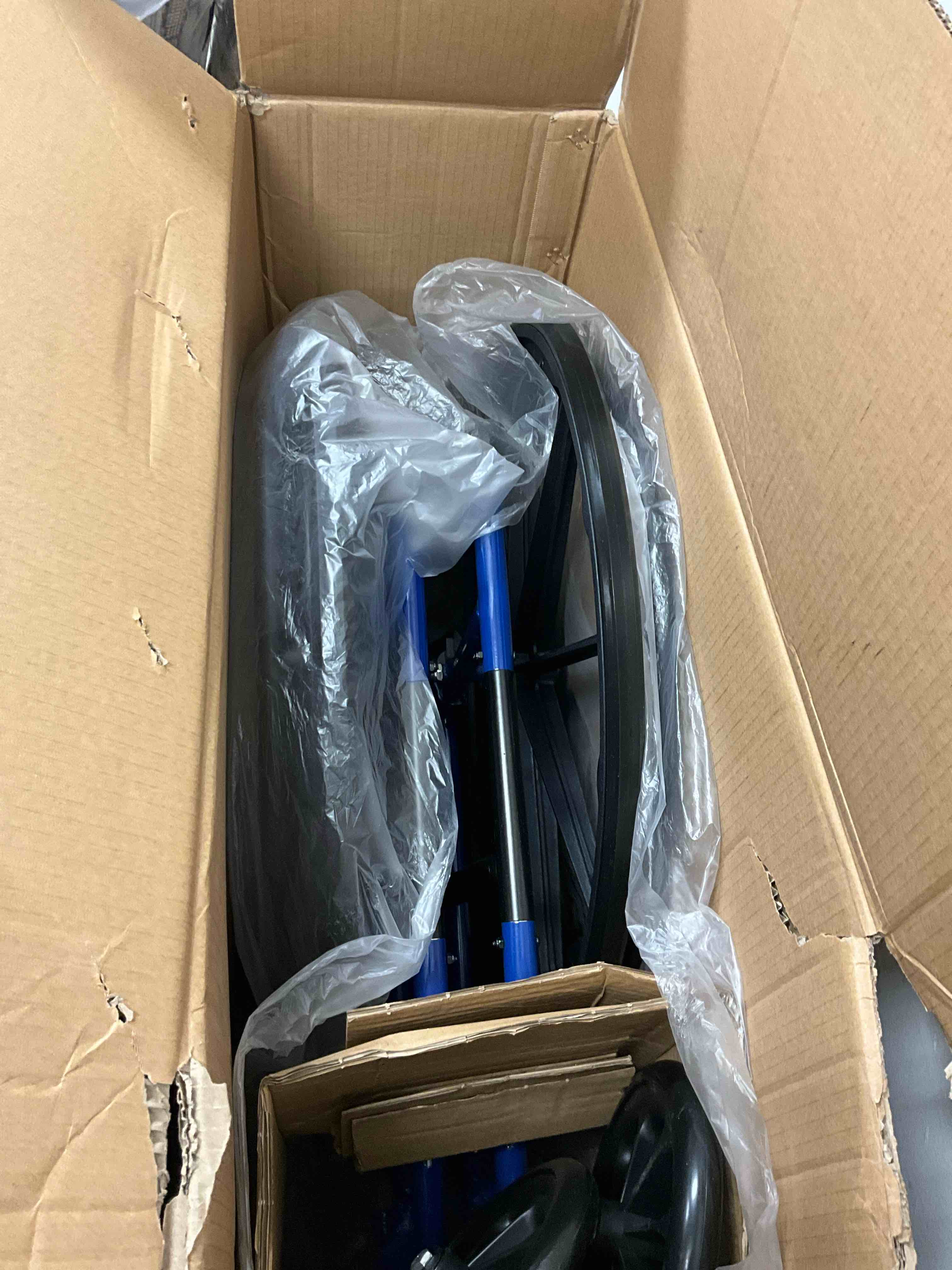 https://s3.amazonaws.com/lotting-images-prod/bidfta/RED6804819_1738255950089.jpeg