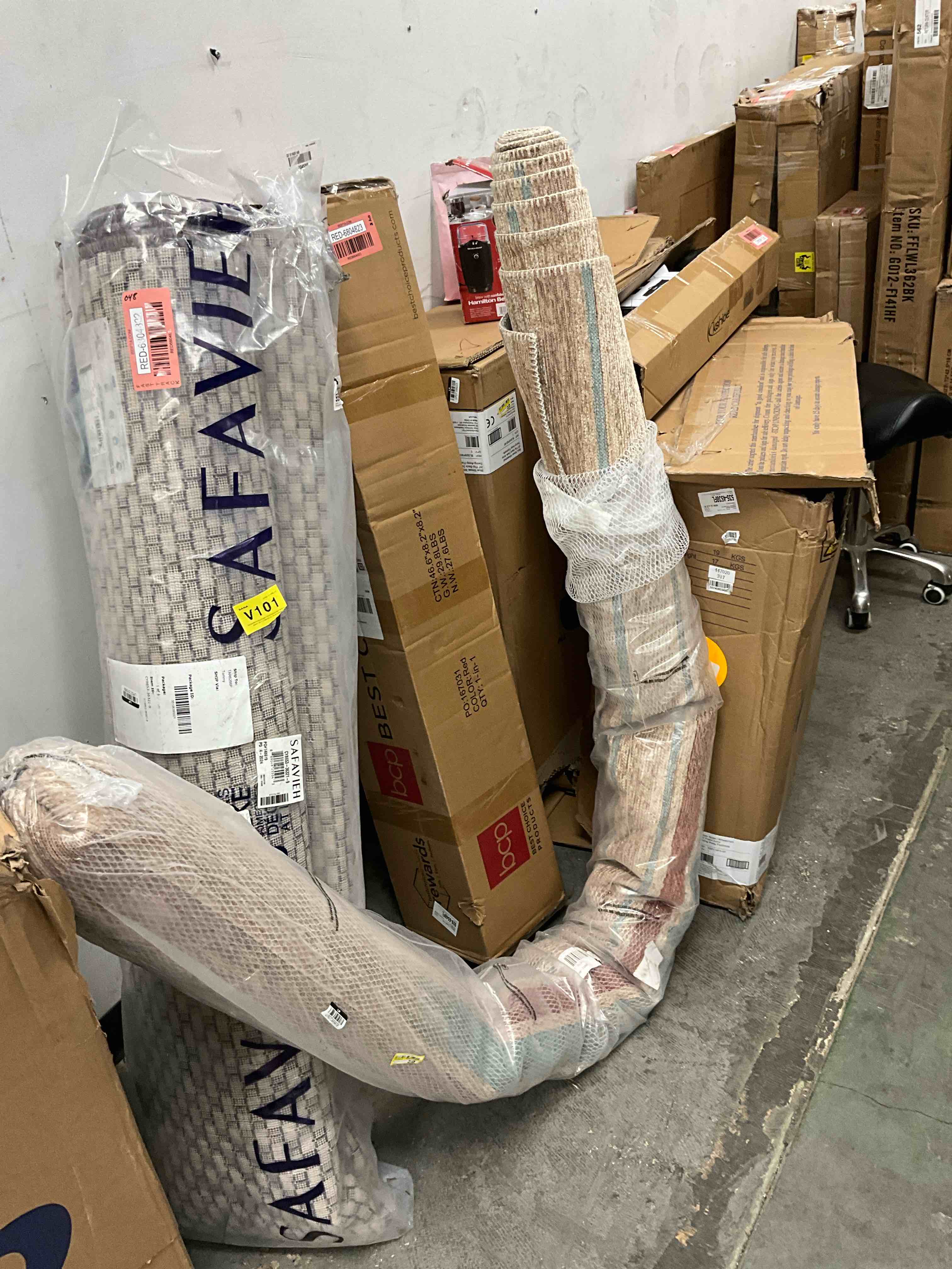 https://s3.amazonaws.com/lotting-images-prod/bidfta/RED6804824_1738257031309.jpeg