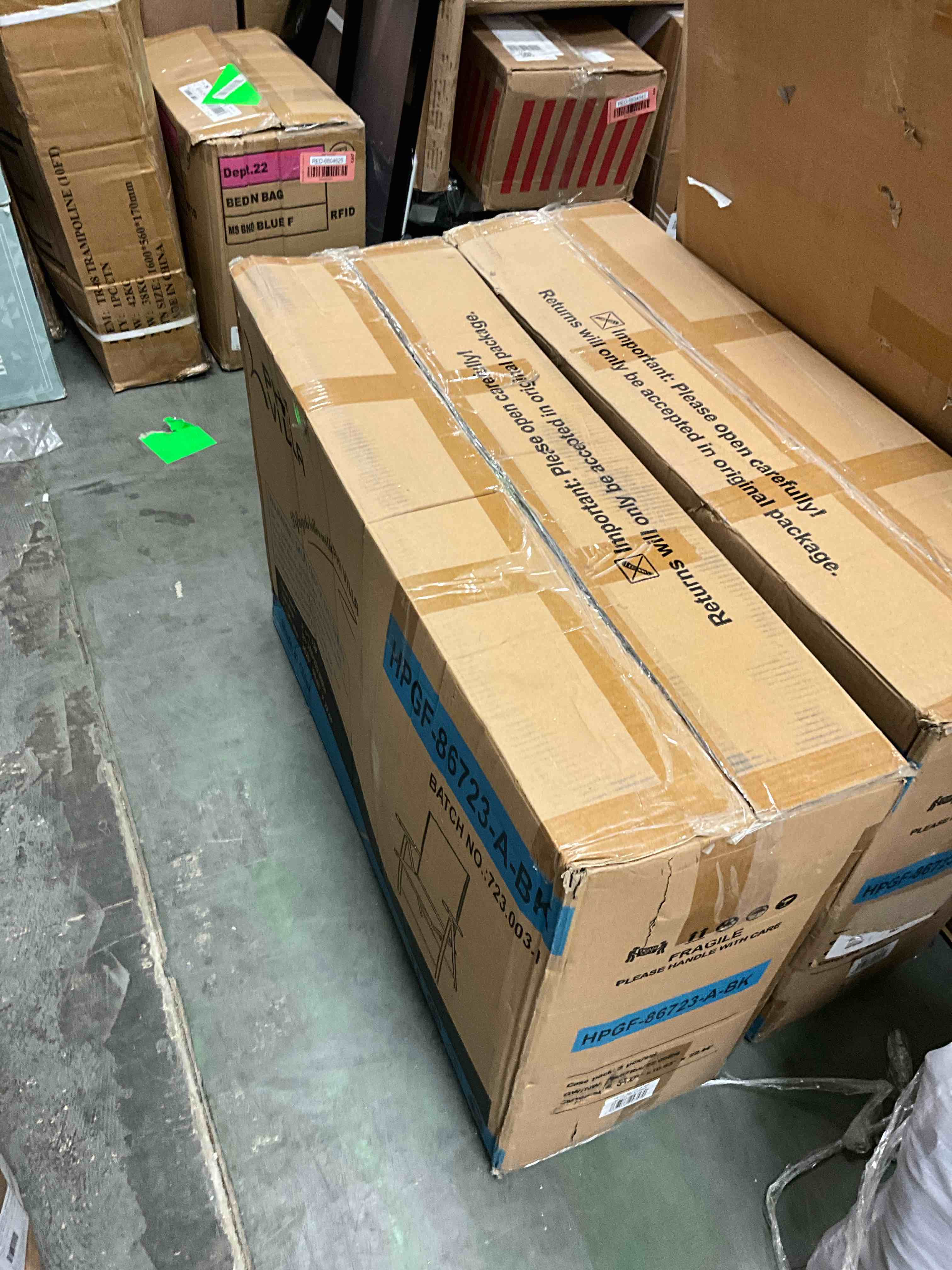 https://s3.amazonaws.com/lotting-images-prod/bidfta/RED6804827_1738257225240.jpeg