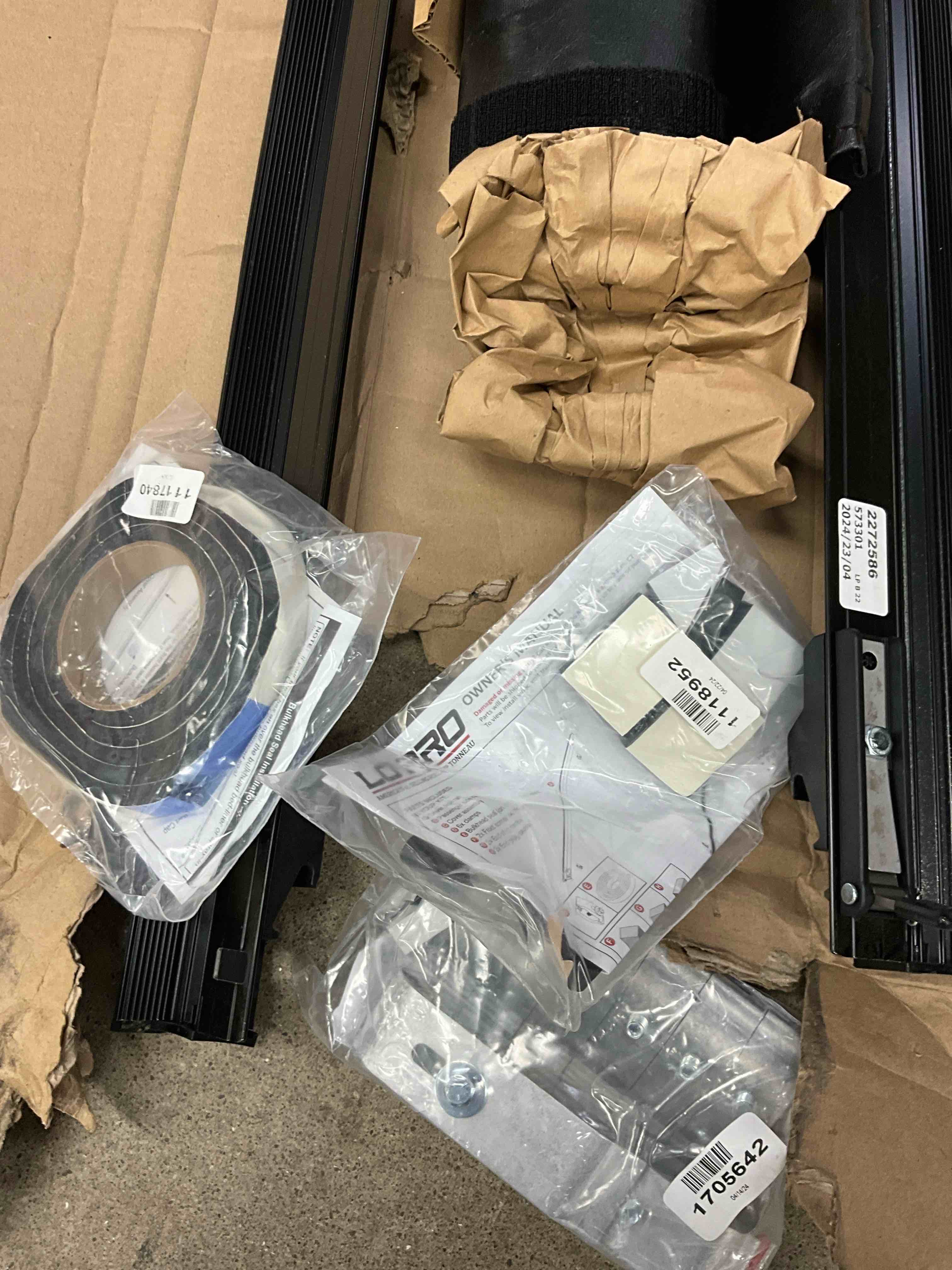 RealTruck TruXedo Lo Pro Soft Roll Up Truck Bed Tonneau Cover 573301