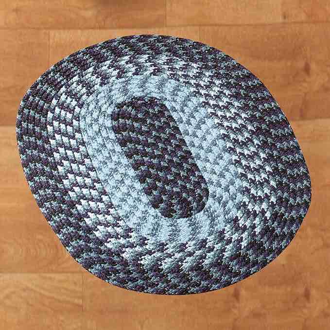 Collections Etc Versatile Alpine Braided Accent Rug with 3-Tone Coloring for Any Room, Navy, 30"X50"