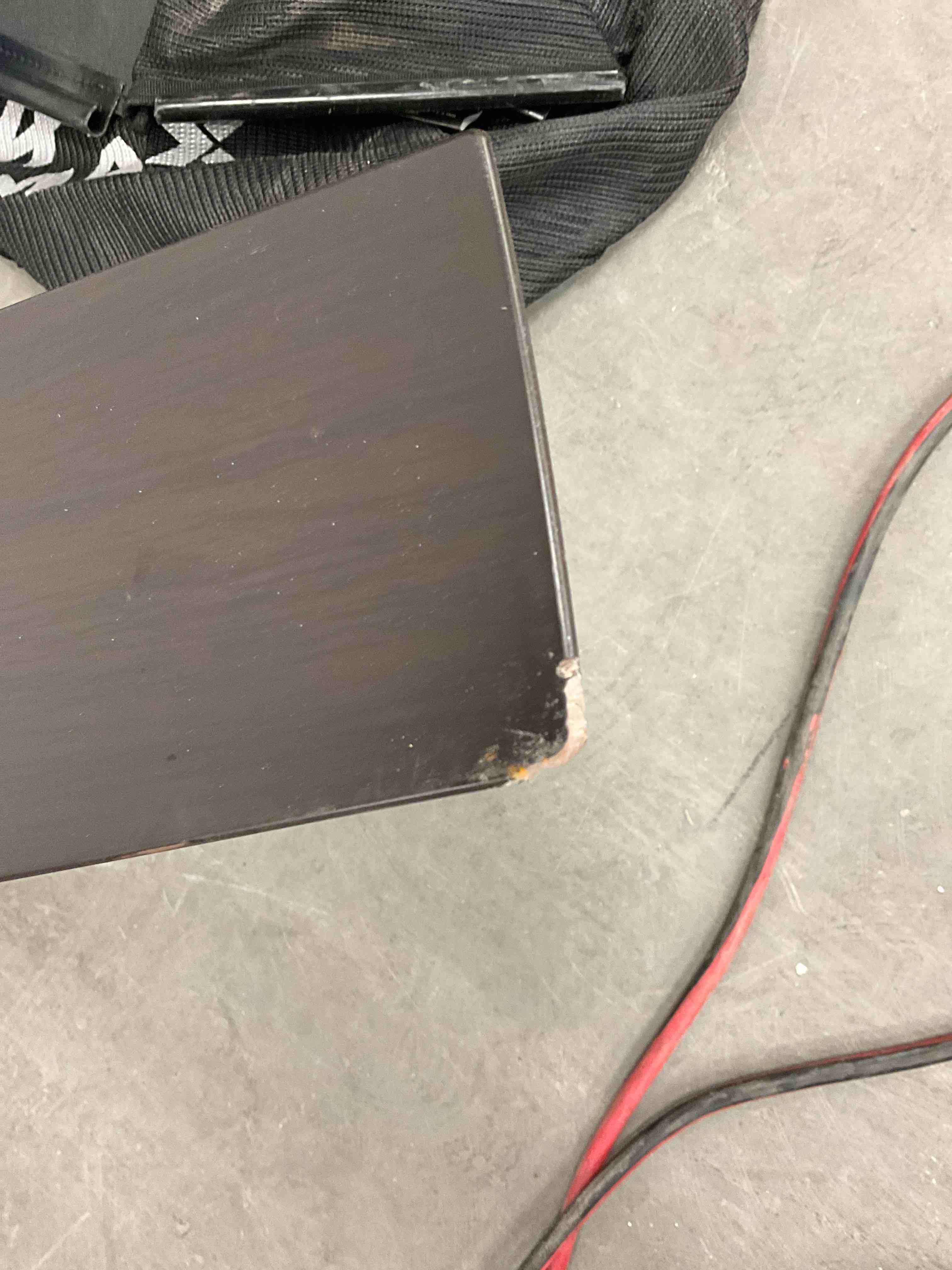 https://s3.amazonaws.com/lotting-images-prod/bidfta/RED6822765_1733237064675.jpeg