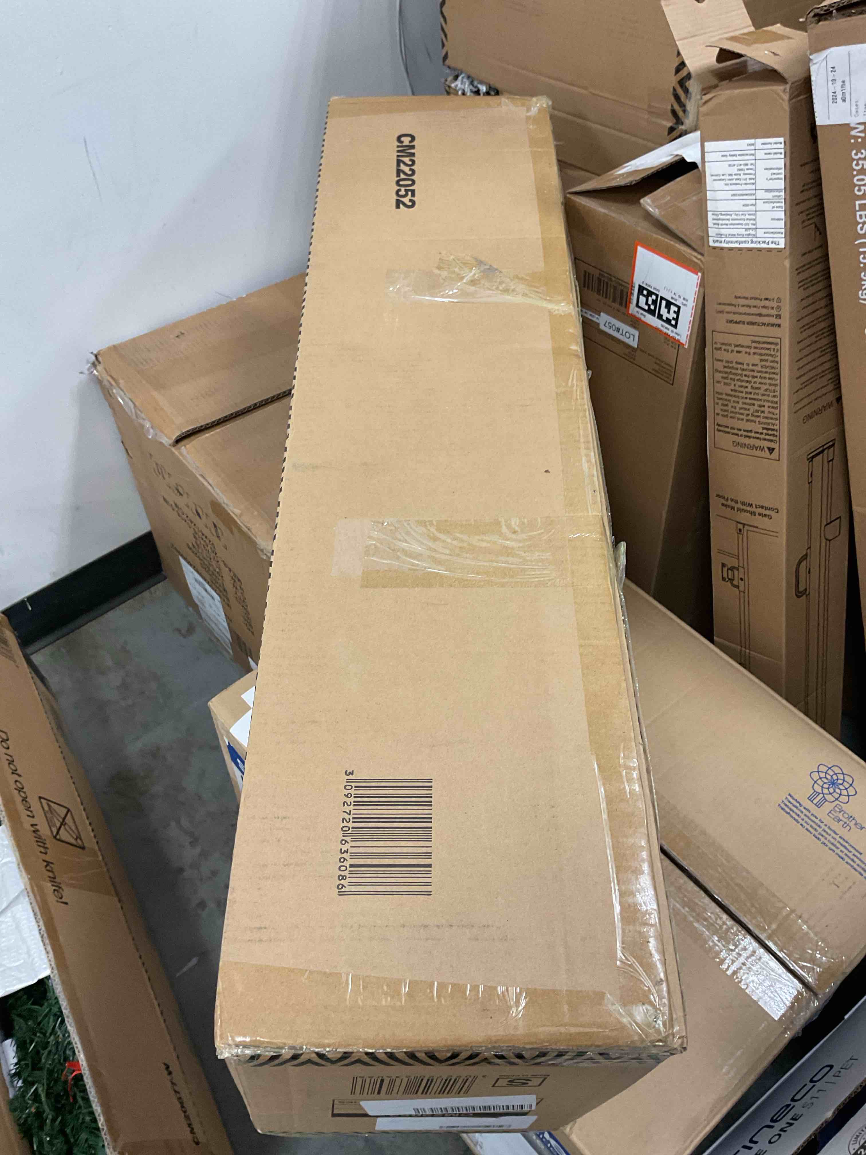 https://s3.amazonaws.com/lotting-images-prod/bidfta/RED6822902_1733422659573.jpeg