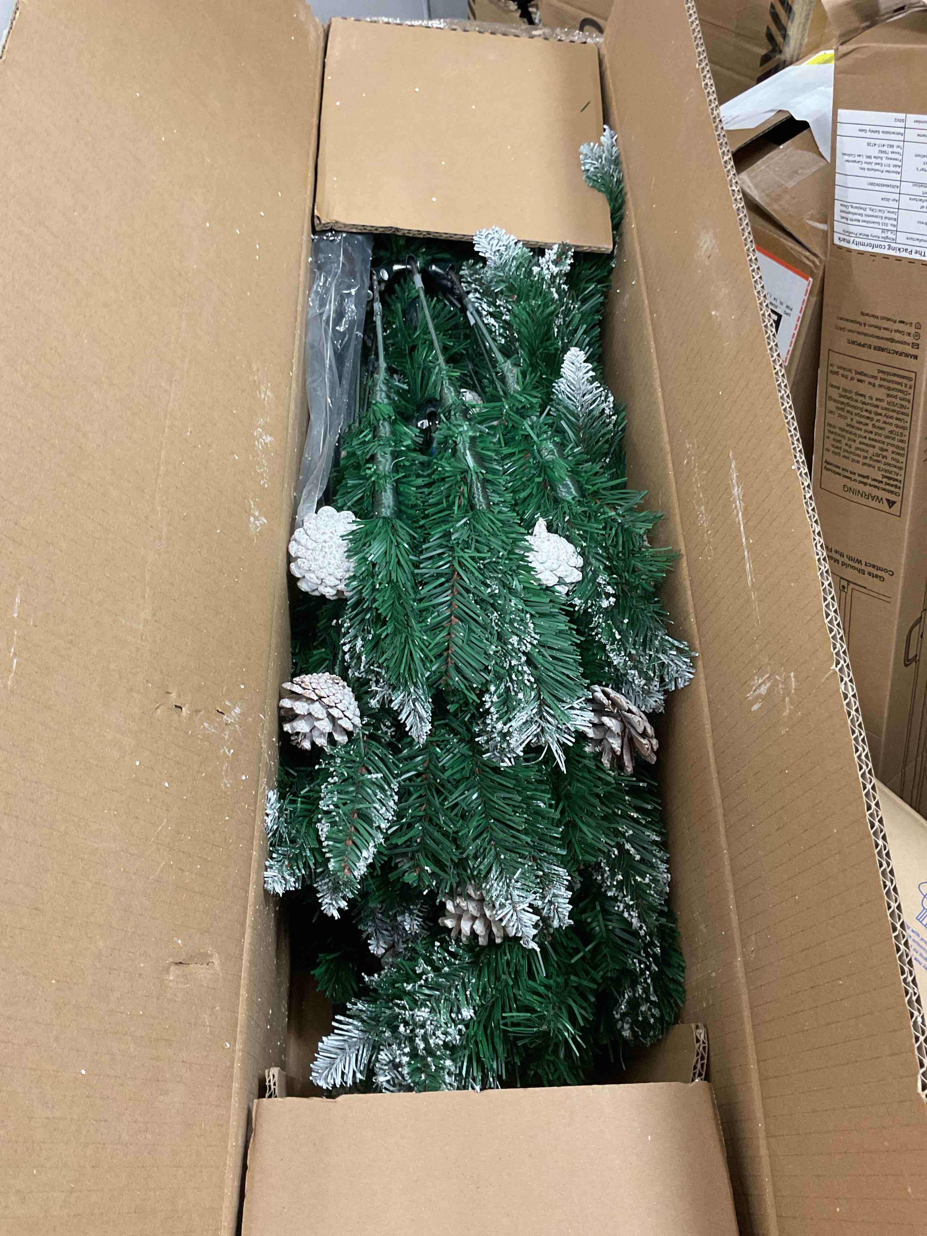https://s3.amazonaws.com/lotting-images-prod/bidfta/RED6822902_1733422667815.jpeg