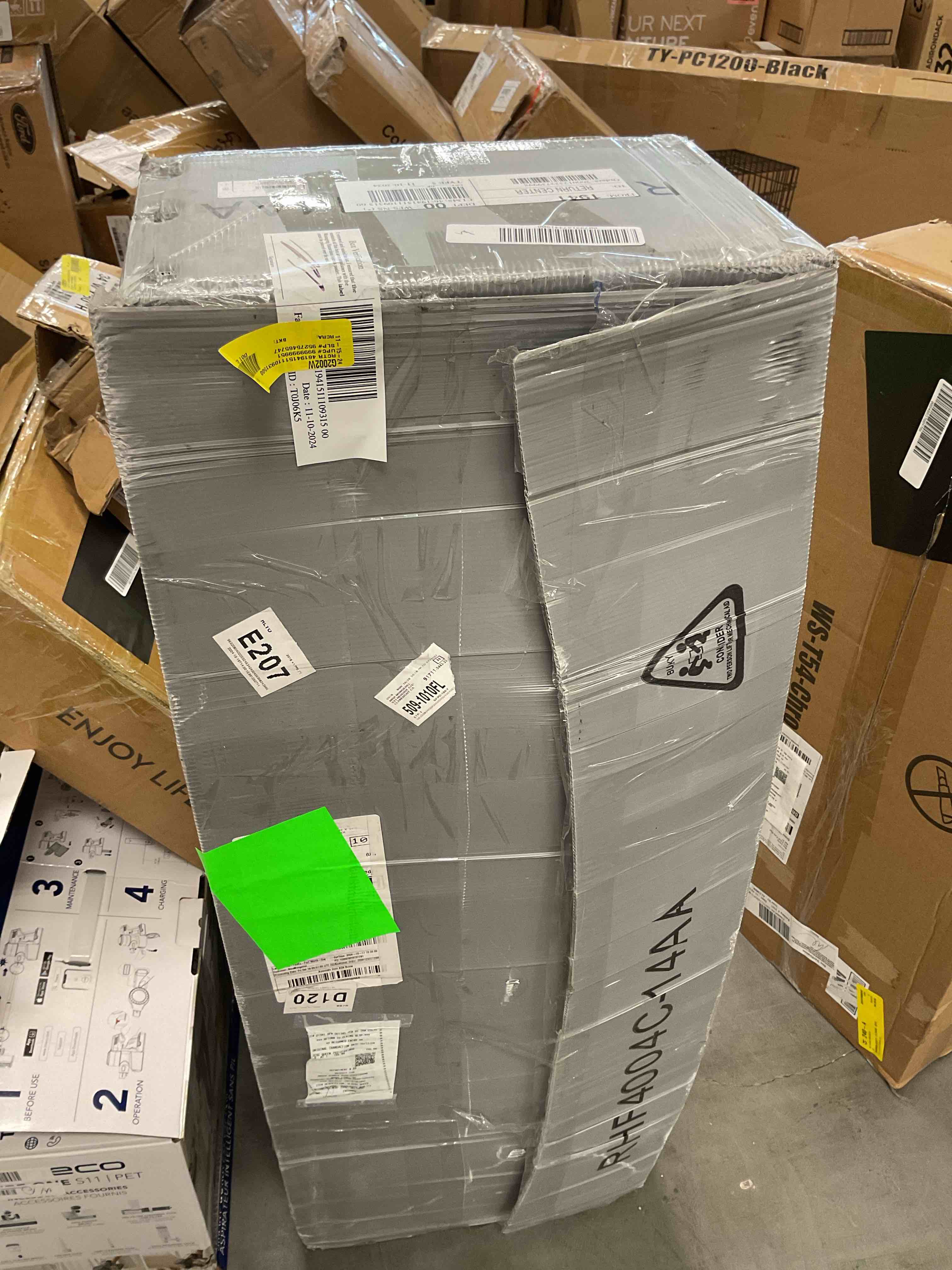 https://s3.amazonaws.com/lotting-images-prod/bidfta/RED6822903_1733422749118.jpeg