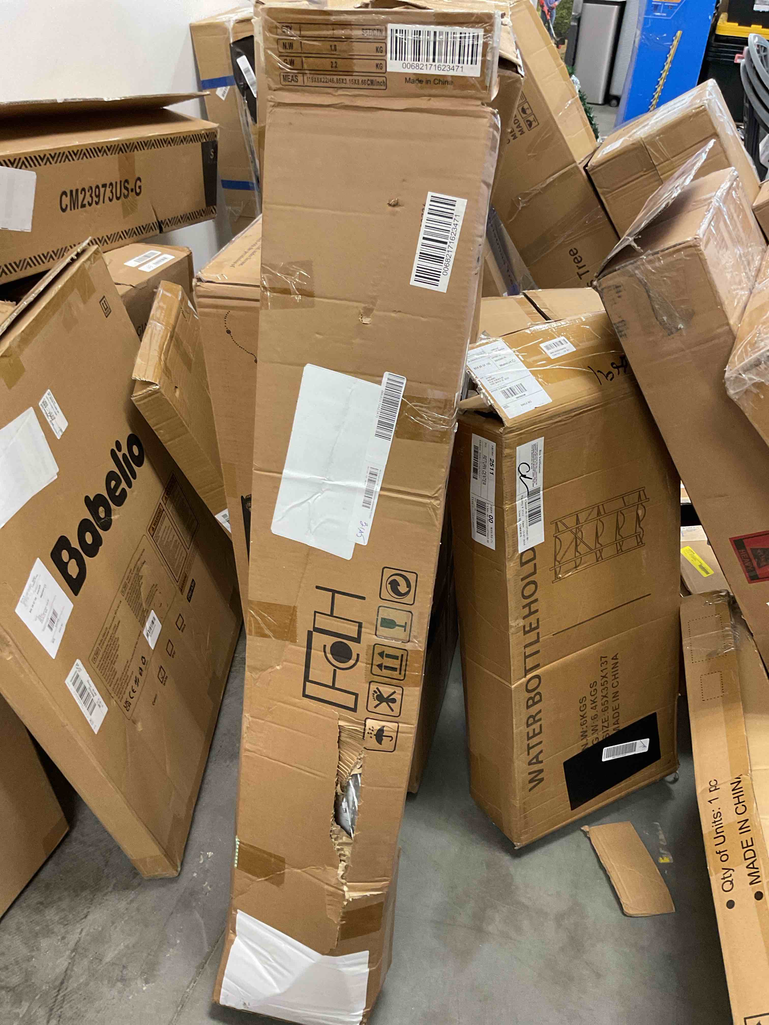 https://s3.amazonaws.com/lotting-images-prod/bidfta/RED6822916_1733426996258.jpeg