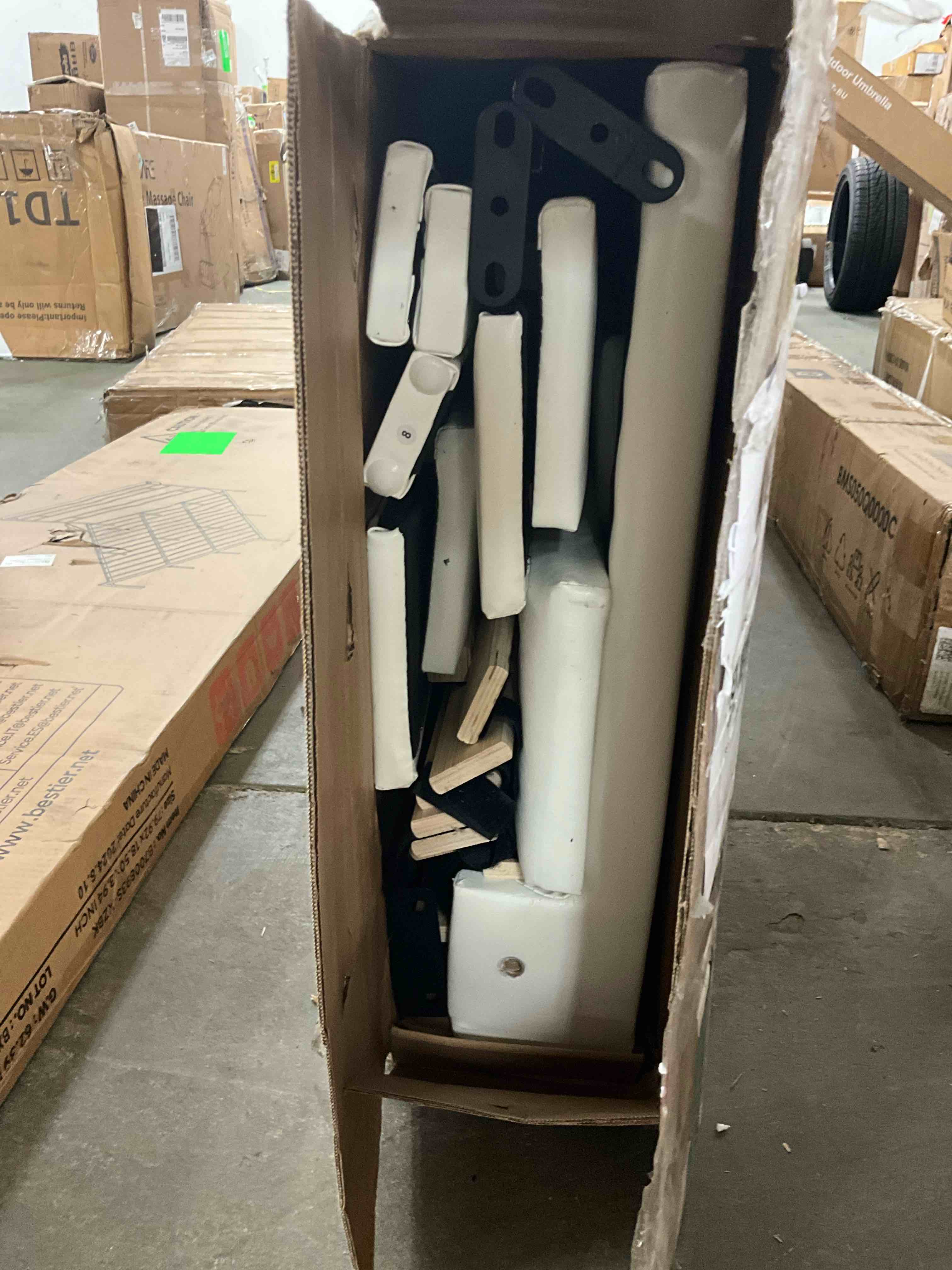 https://s3.amazonaws.com/lotting-images-prod/bidfta/RED6822983_1733507287995.jpeg