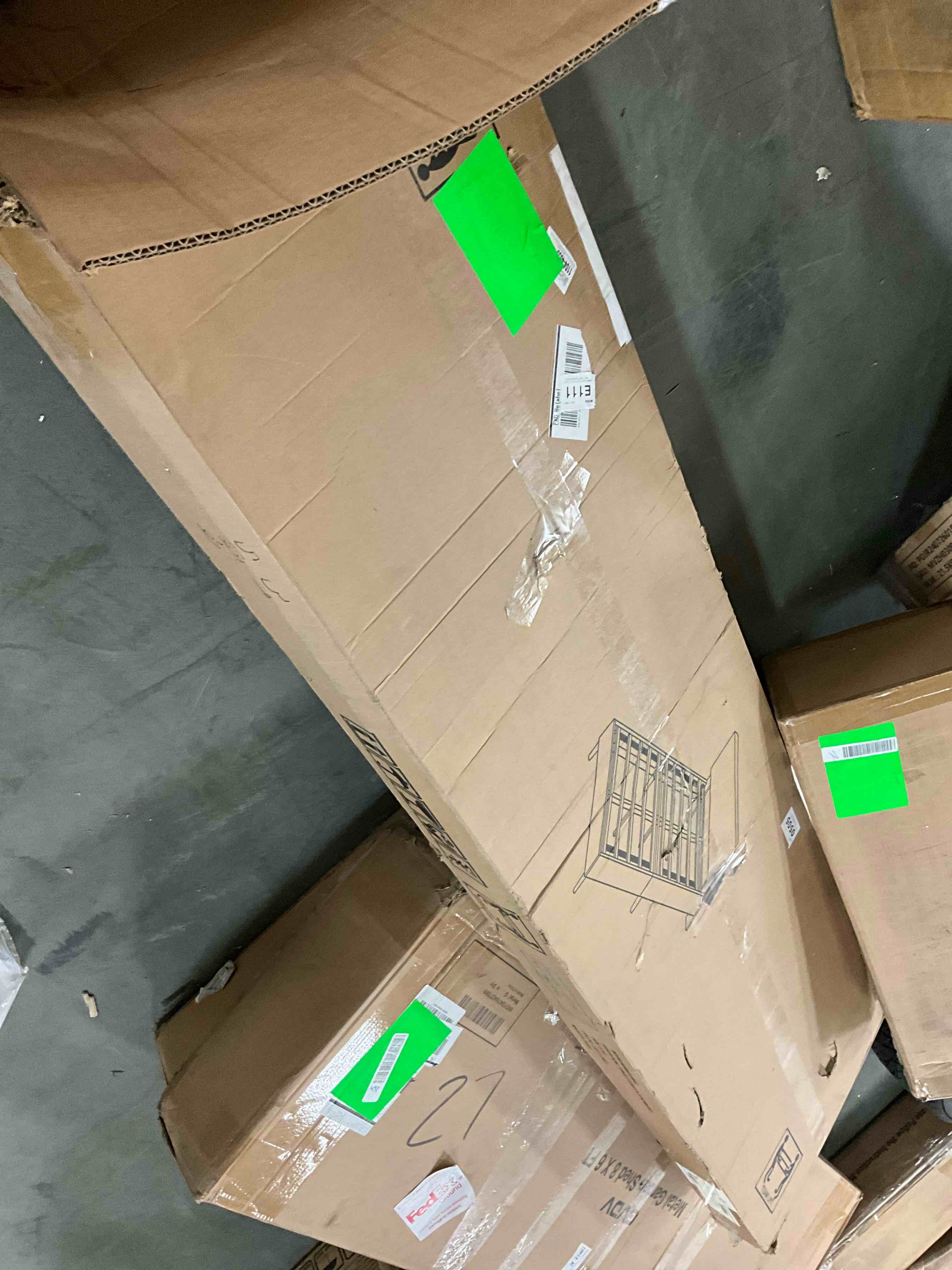 https://s3.amazonaws.com/lotting-images-prod/bidfta/RED6822986_1733510820637.jpeg